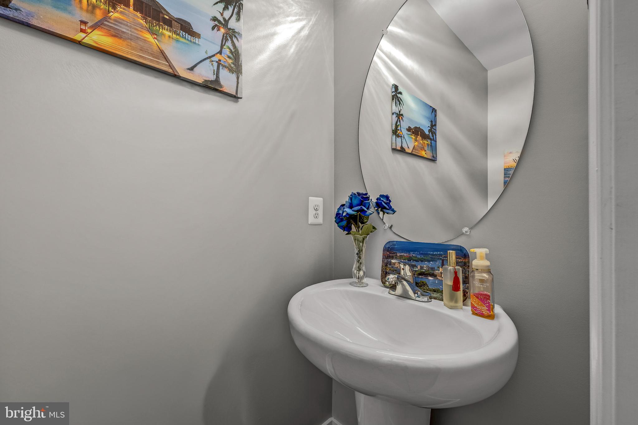 CADENCE AT LANSDOWNE - Residential