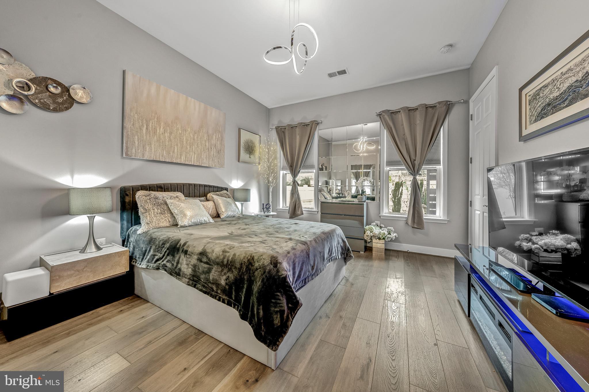 CADENCE AT LANSDOWNE - Residential