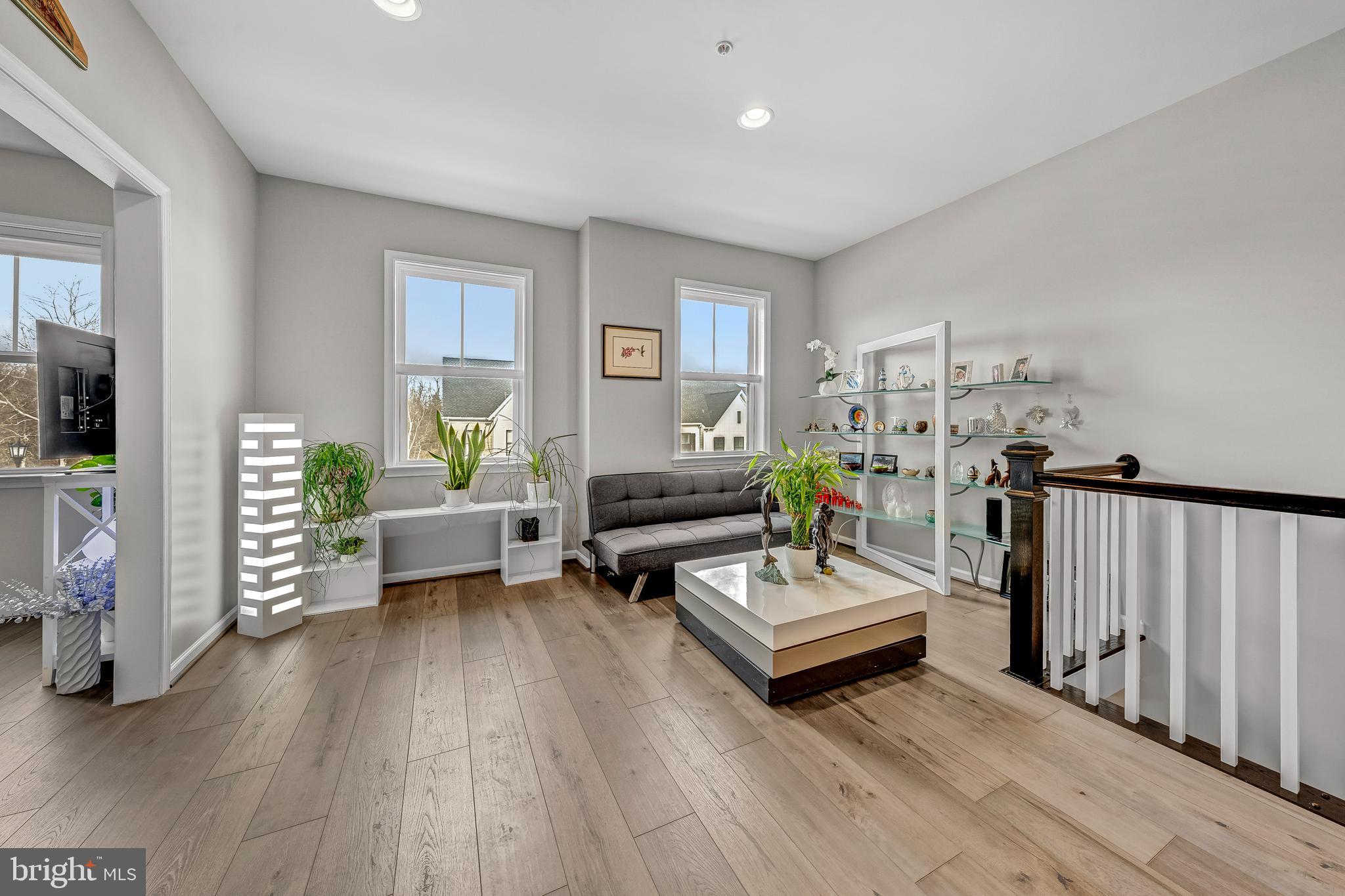 CADENCE AT LANSDOWNE - Residential