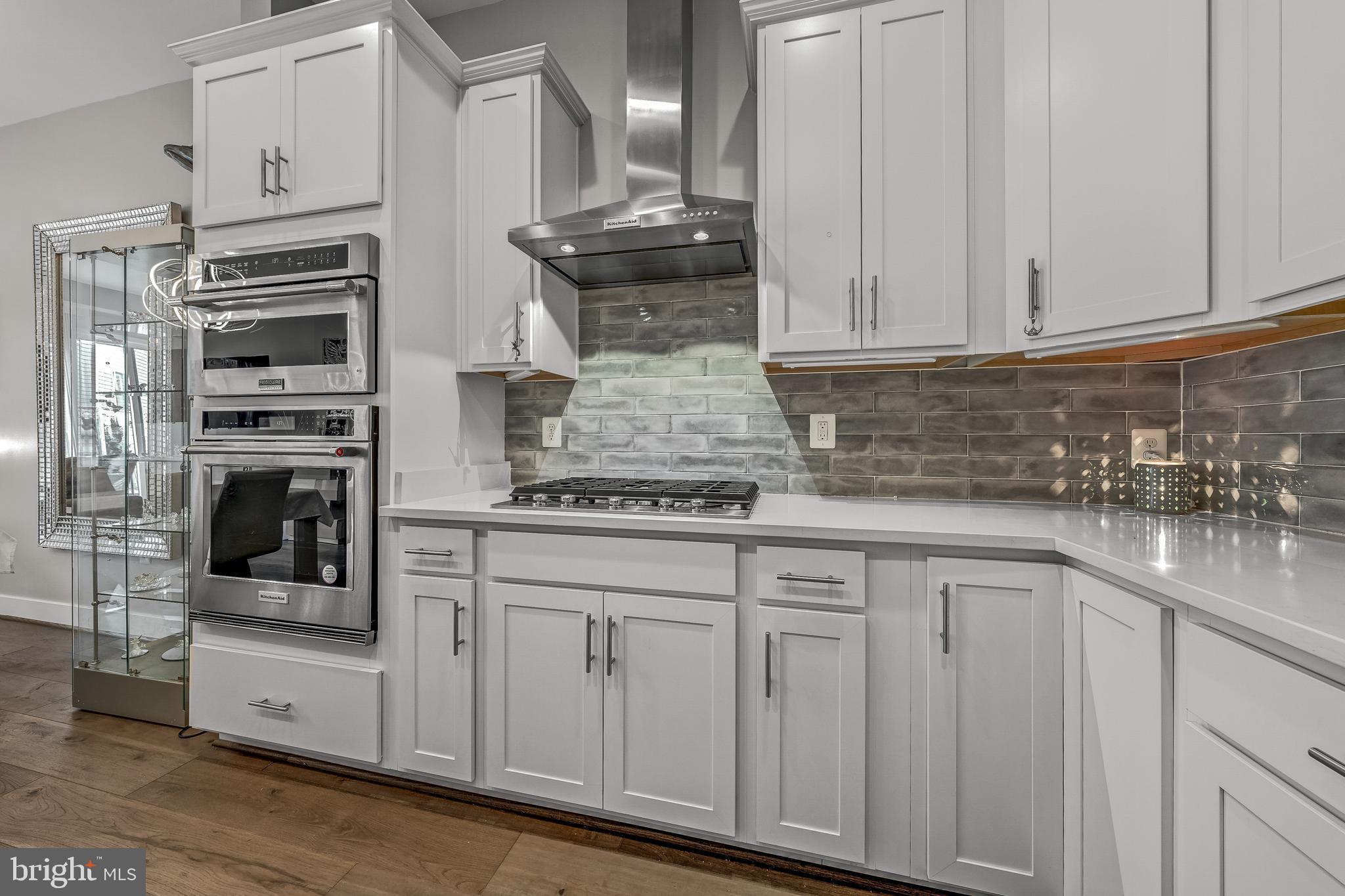 CADENCE AT LANSDOWNE - Residential