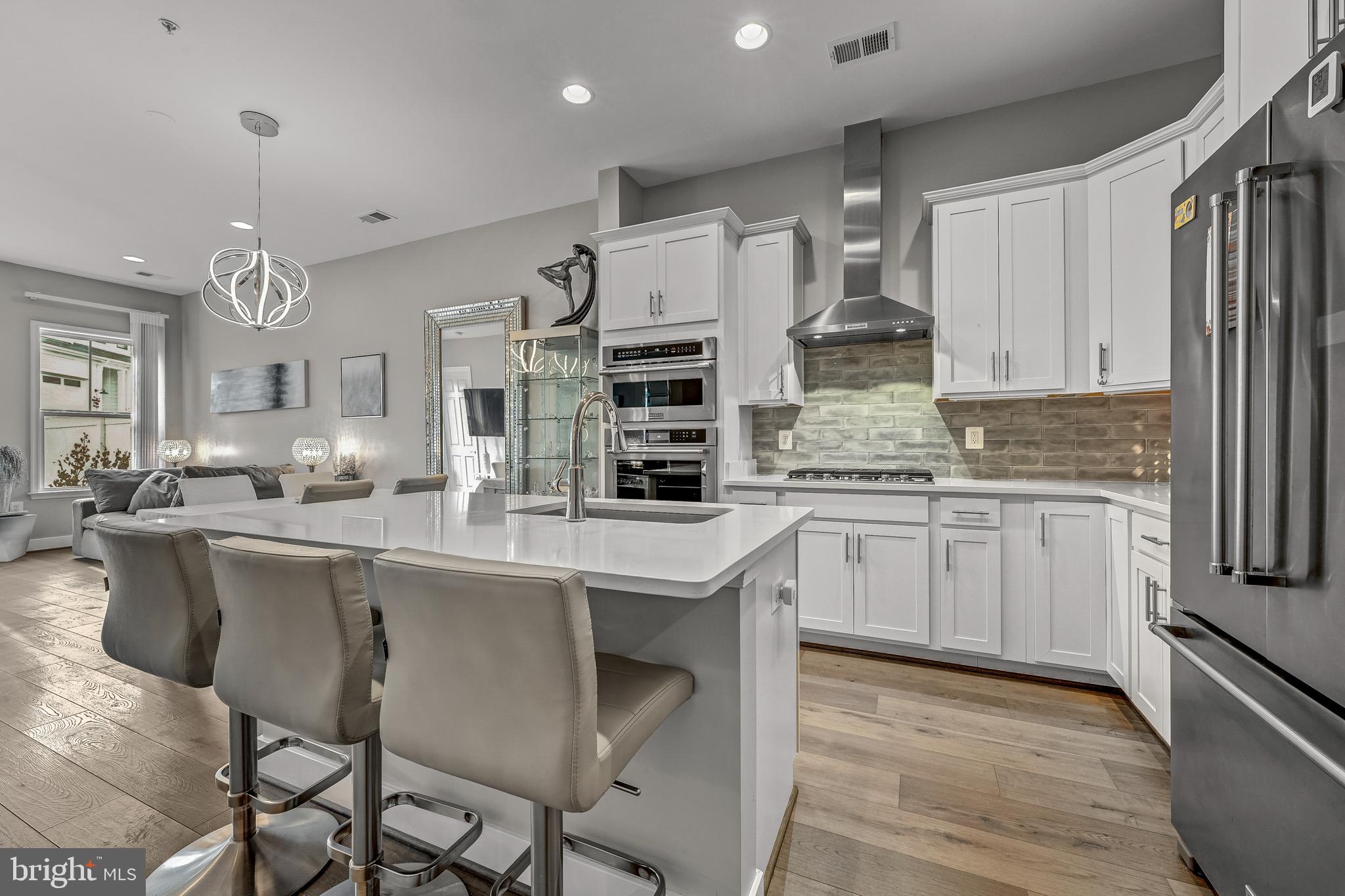 CADENCE AT LANSDOWNE - Residential