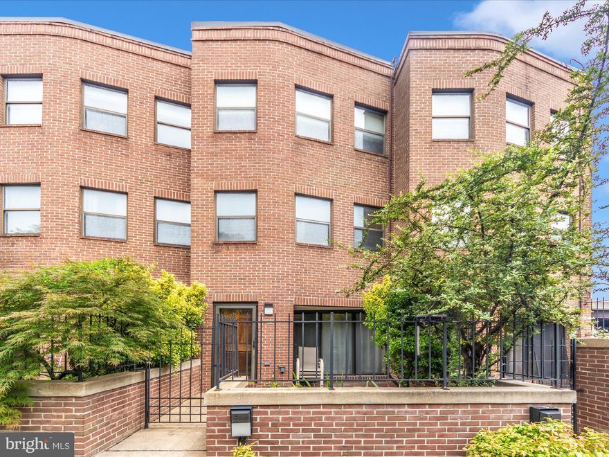 Great new price & seller open to all offers. Don't miss this amazing  opportunity to live in in Mount Vernon Mews. A small gated community  in Historic Mount Vernon. This property is part of a small enclave of  brick townhome style condominiums with security gates, private parking and a lush landscaped courtyard .
This unit includes its  own private gated patio,3 finished levels,Skylights,Tons of windows,Three bedrooms ,Two baths, Living room, Dining room, Kitchen and lots of additional storage. This is an ESTATE SALE  and DOES NEED TO BE UPDATED THROUGHOUT.(paint ,flooring ,appliances  etc & is priced accordingly. Sold strictly as is .Units like this sell for up to $280K.