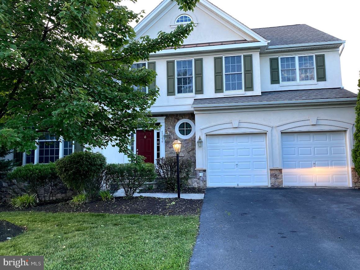 Beautifully maintained 5 Bedroom 3.5 Bath luxury home in the heart of Brambleton.
Main level has hardwood flooring throughout and fresh neutral paint. The family room has a nice stone hearth around gas fireplace and opening to an extra-large size deck. Dedicated library/office and included high speed fiber optic internet access for working from home. Living-Dining flex area gives you various ways to make it your own home. The two car garage was recently finished.
Upper level has vinyl flooring and fresh paint throughout. Expansive main bedroom has a cathedral ceiling, seating area, Primary Bath and walking closet. The primary bath has a separate shower, a jacuzzi jet tub, and a large walk-in closet. Common Bath with skylight is shared between remaining three bedrooms. Front-loading washer and dryer are also available on the bedroom level.
The walkout level basement has luxury carpet with fresh paint. It features a fifth bedroom, a full-size Den, a full-size wet bar, and a rec area.
Brambleton community offers fantastic amenities e.g., multiple pools, trails, tennis courts, lakes, waterfalls, music concerts, kids events, etc. Minutes to shops, theatre, play area, commuter lots, airport, restaurants, etc.