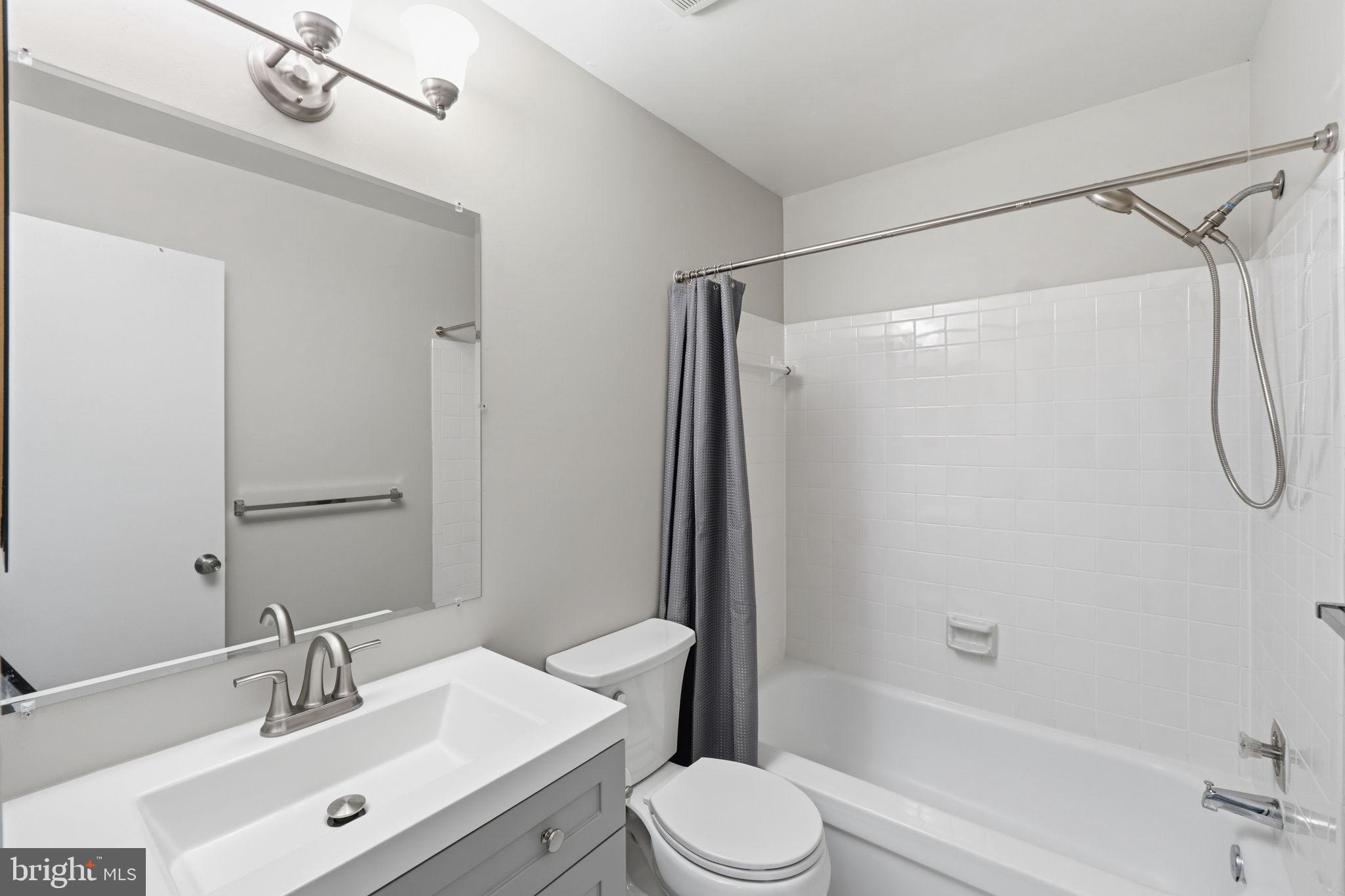 INVERNESS KNOLLS - Residential