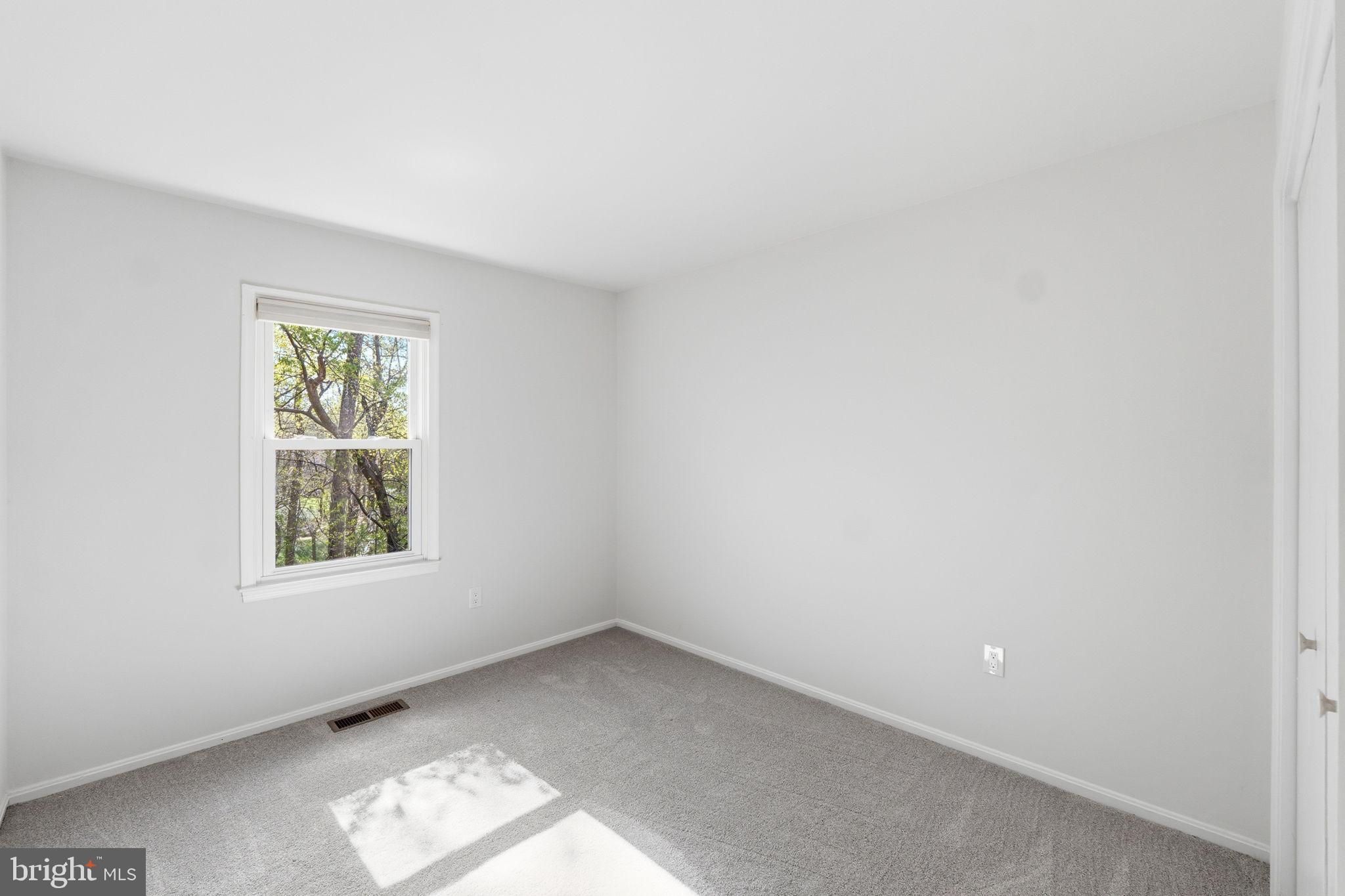 INVERNESS KNOLLS - Residential