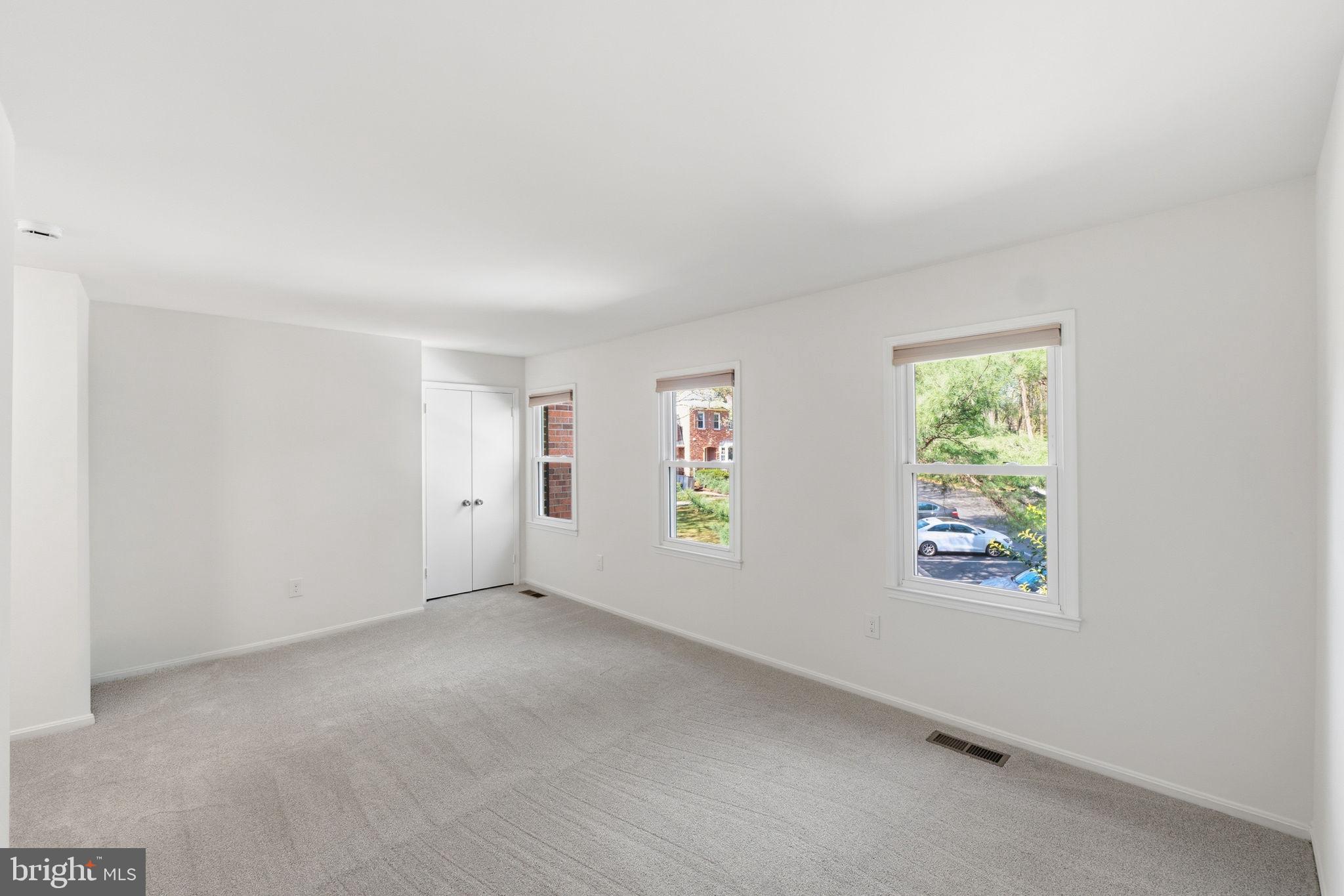 INVERNESS KNOLLS - Residential