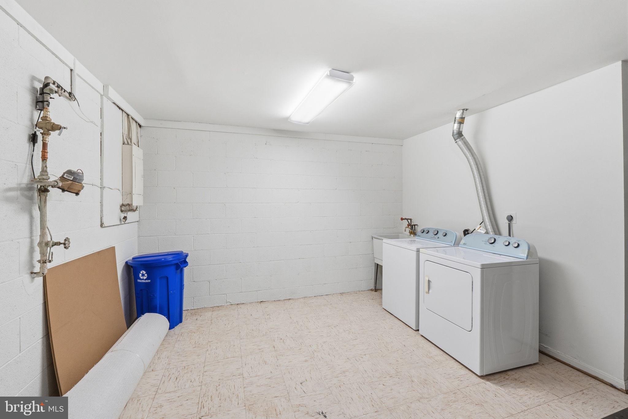 INVERNESS KNOLLS - Residential