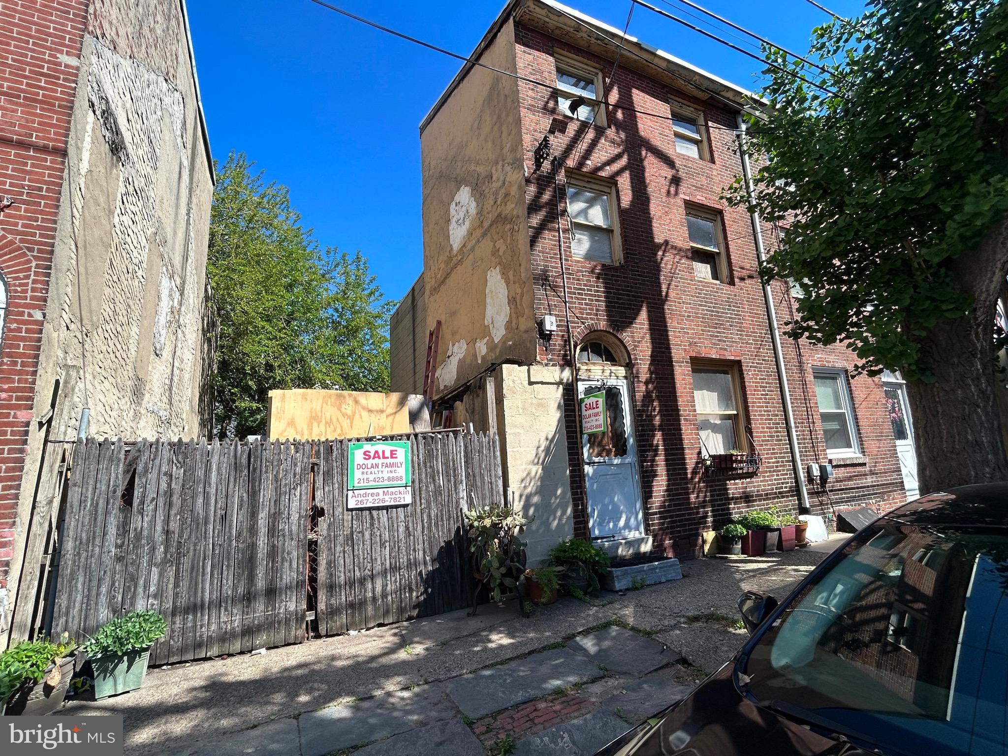 FISHTOWN - Land