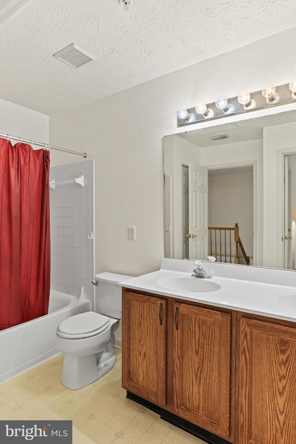 FOX CHASE - Residential