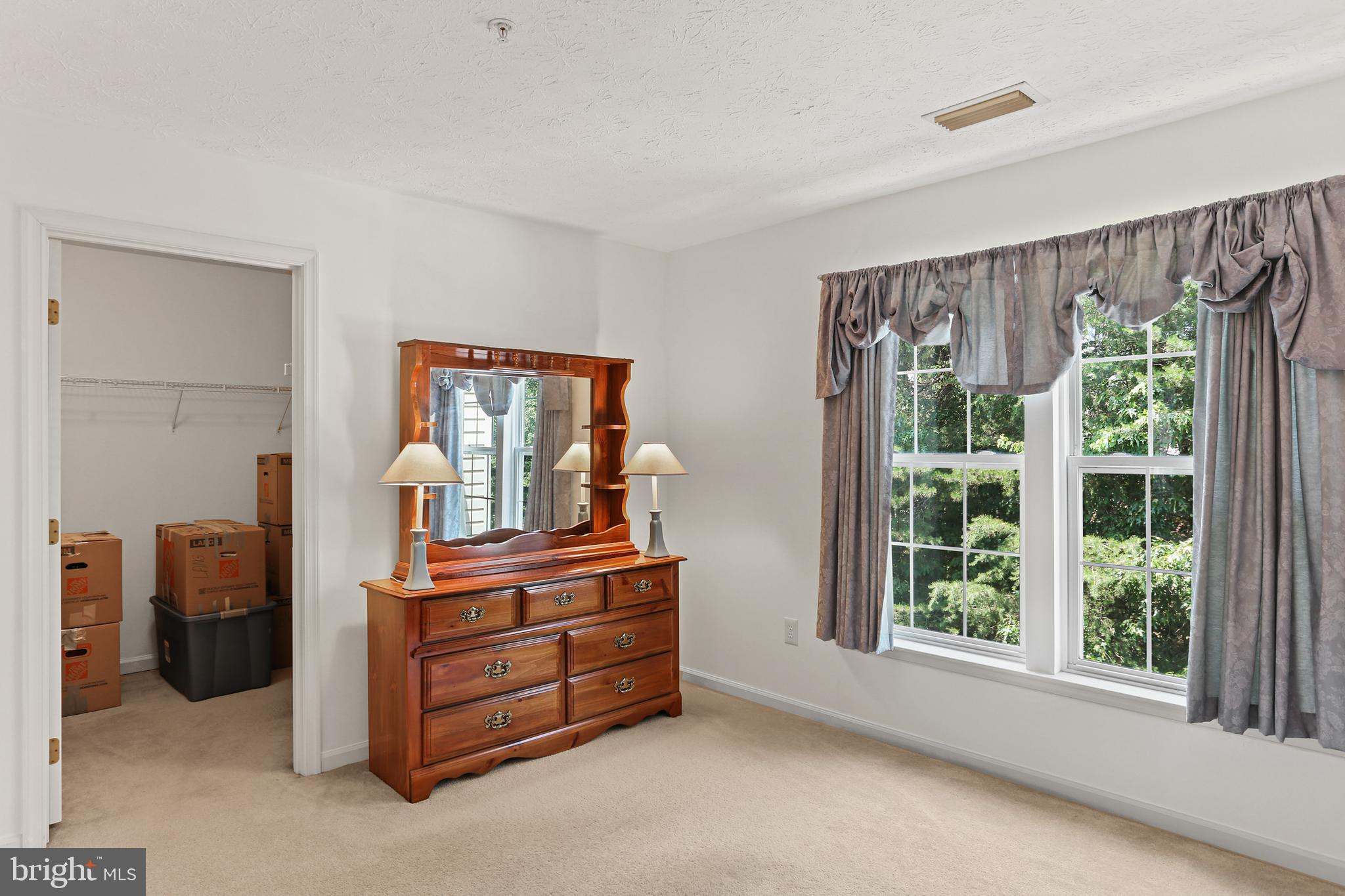 FOX CHASE - Residential