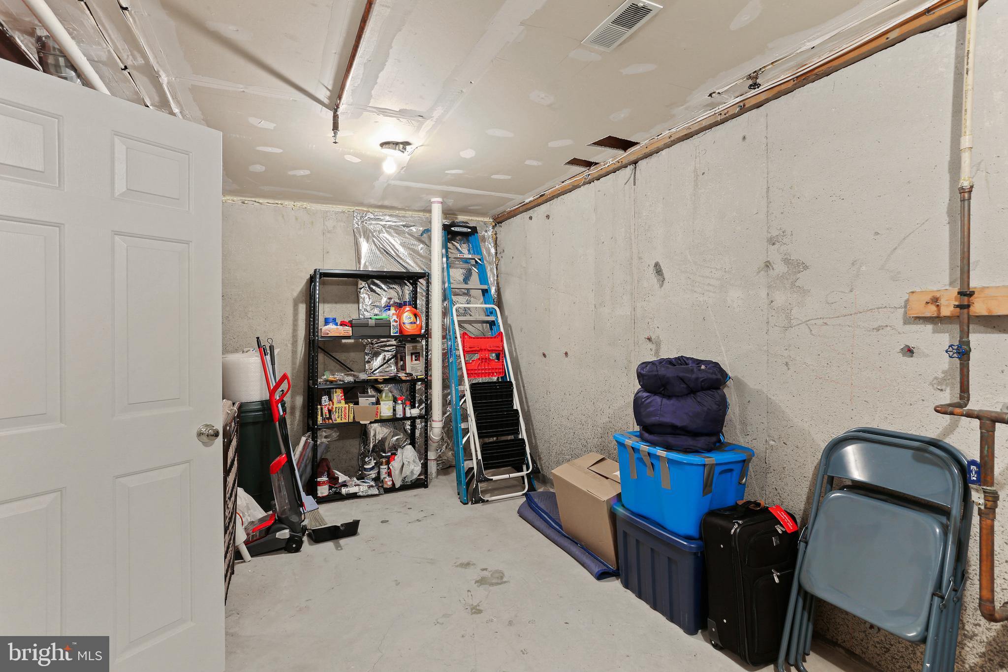 FOX CHASE - Residential