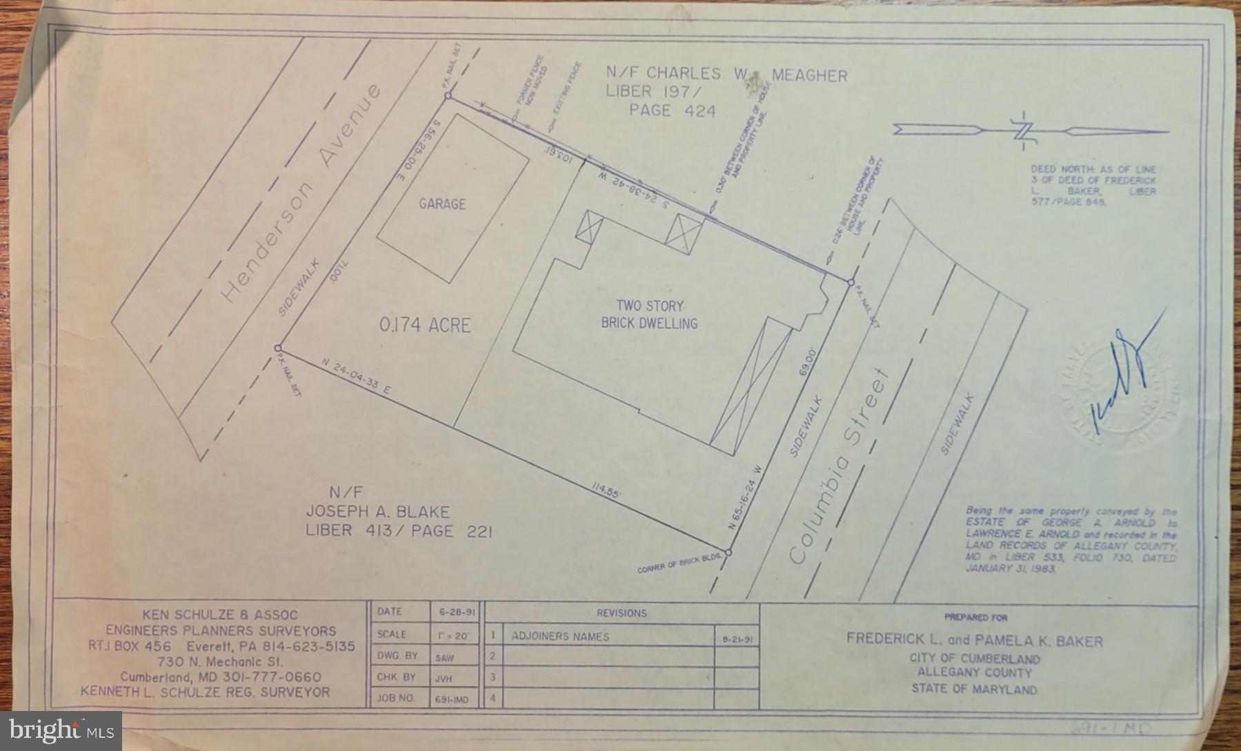 Main image without alt text