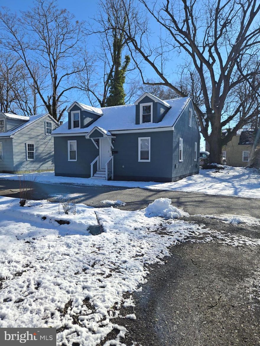 This beautiful 2-bedroom, 1-bath single-family home in Salisbury! Home features a fresh, bright living space with updated flooring and fresh paint. Conveniently located near shopping, dining, schools, and local amenities. Whether you're a first-time buyer, downsizing, or looking for an investment, this charming home is a must-see!