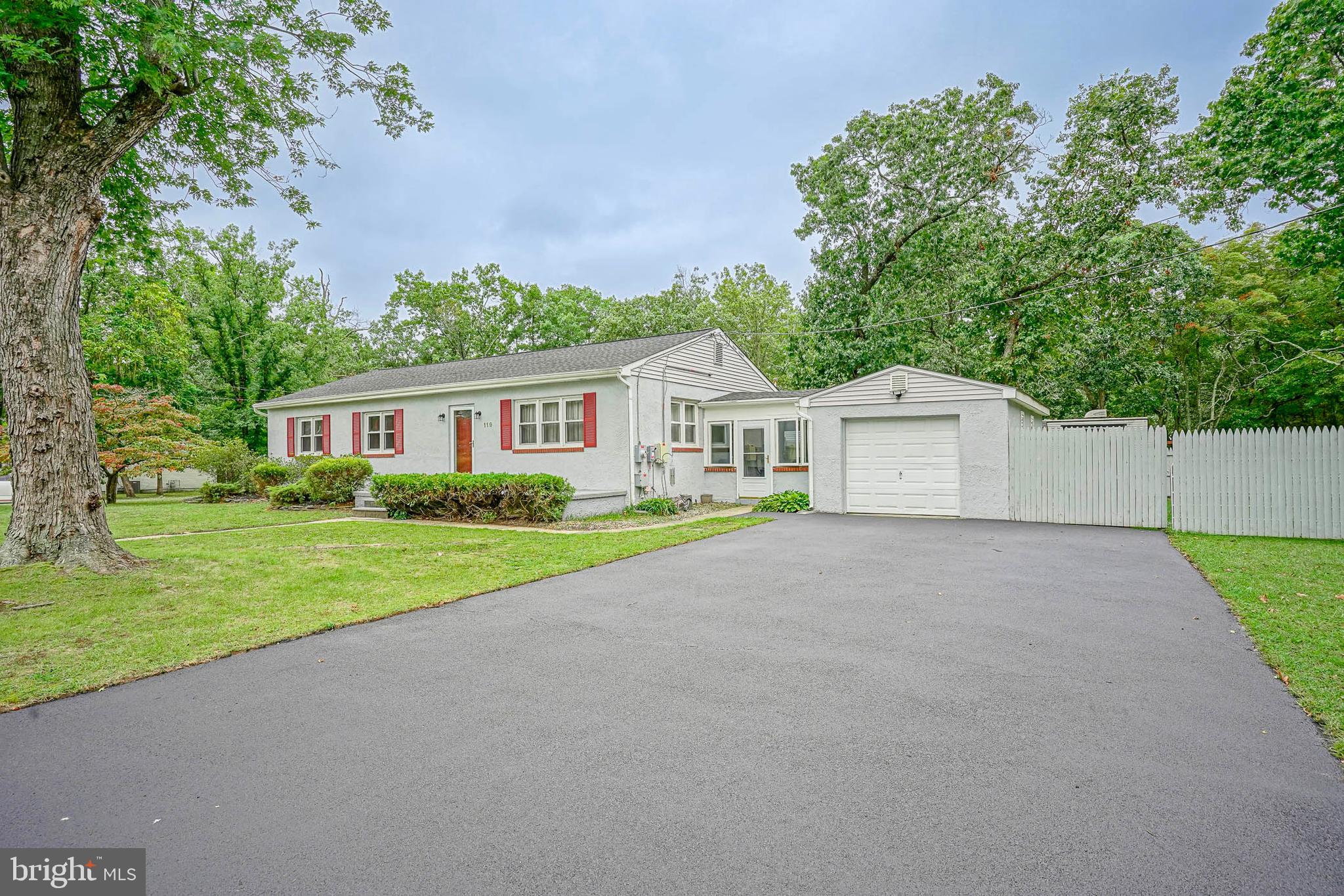 119 W COLLINGS DRIVE