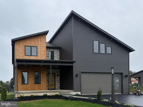 Photo of 212 Parkside Place #LOT 30, LANCASTER, PA 17602 (MLS # PALA2075474)