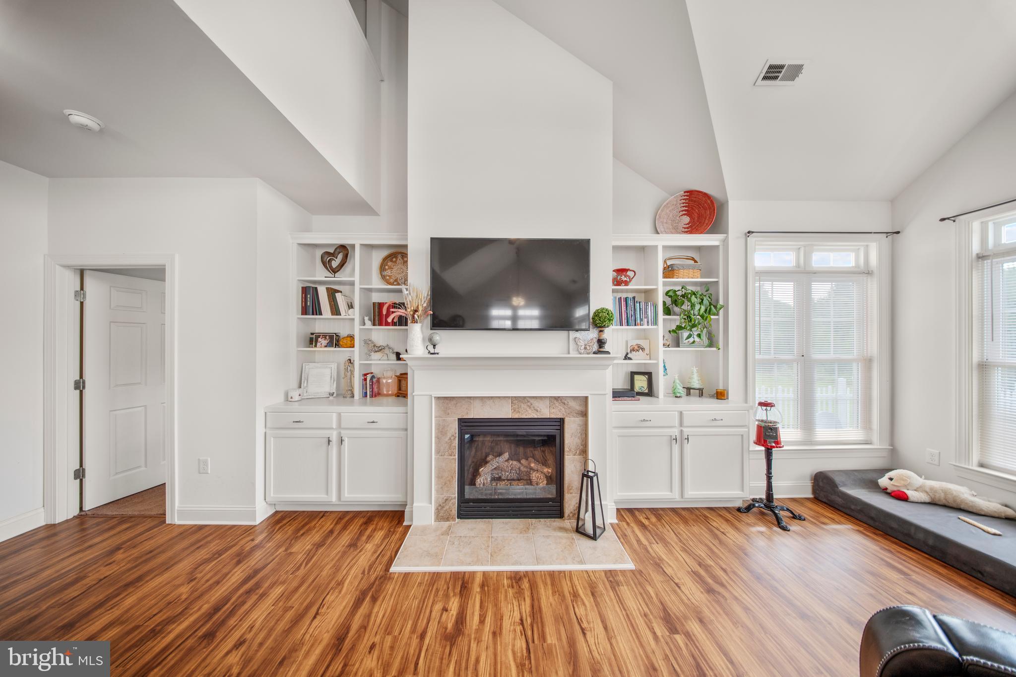 SUMMERS GATE - Residential