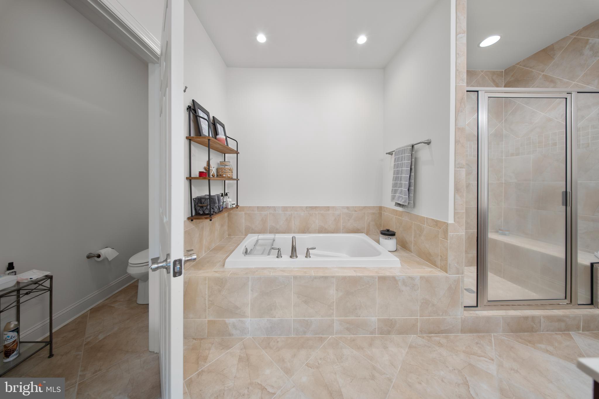 SUMMERS GATE - Residential