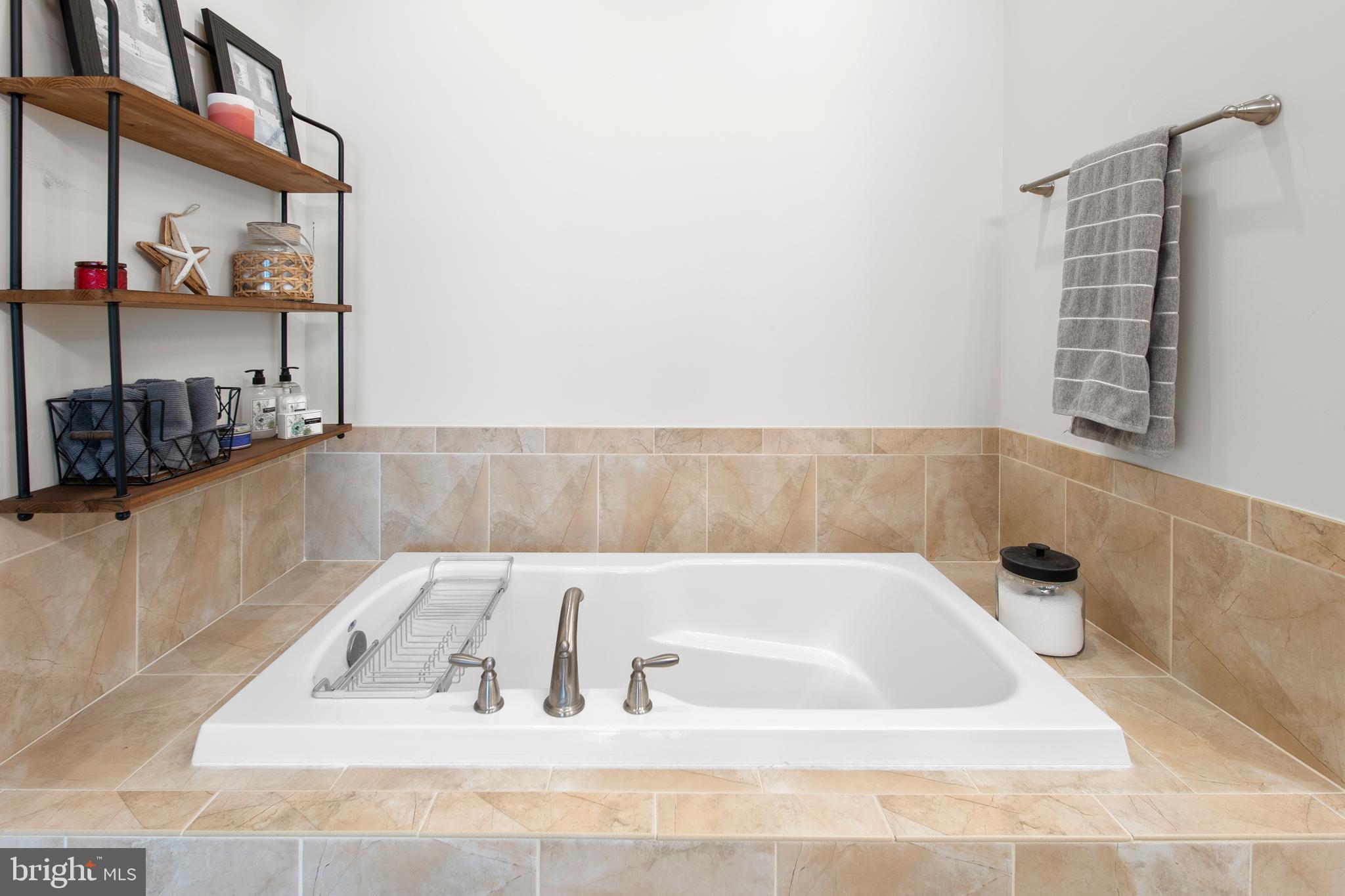 SUMMERS GATE - Residential