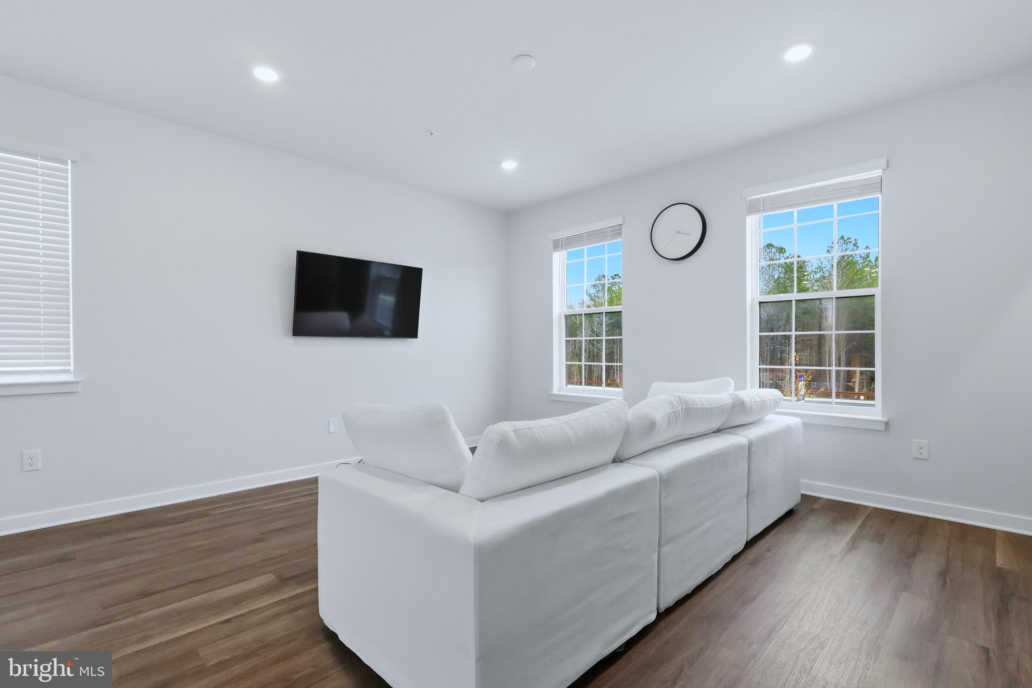 PINEGROVE - Residential Lease