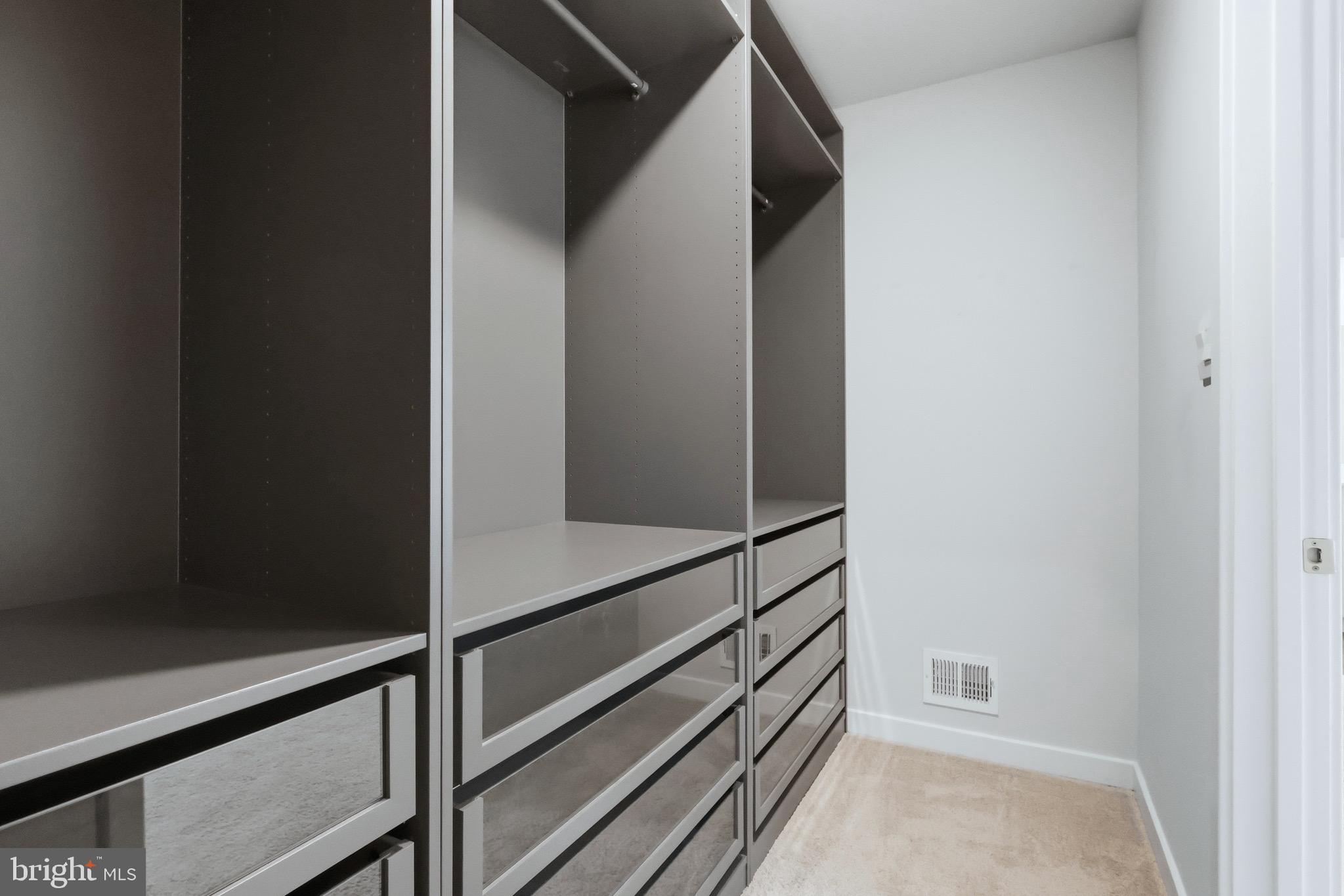 PINEGROVE - Residential Lease