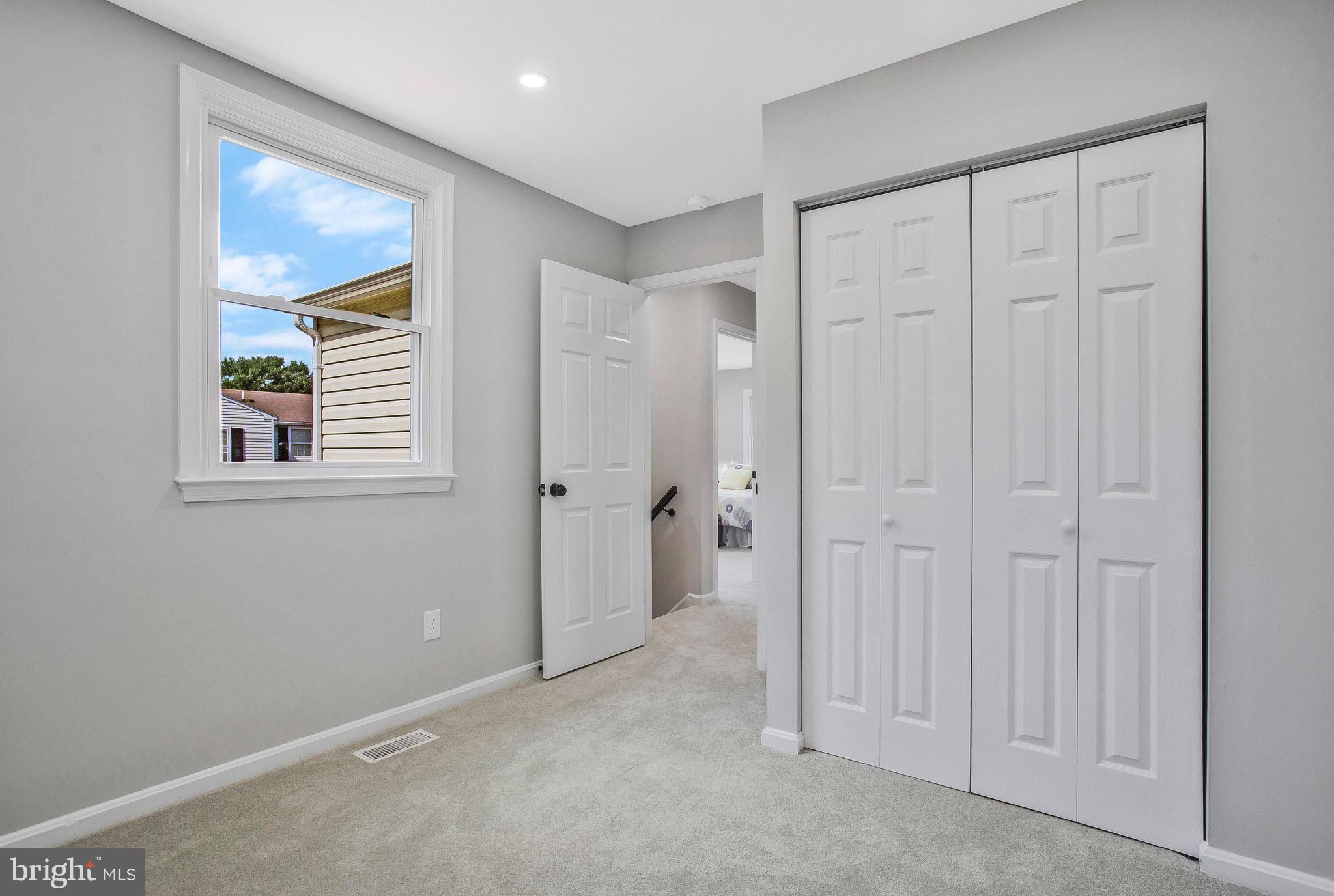 HUNTINGTON NEIGHBORHOOD - Residential