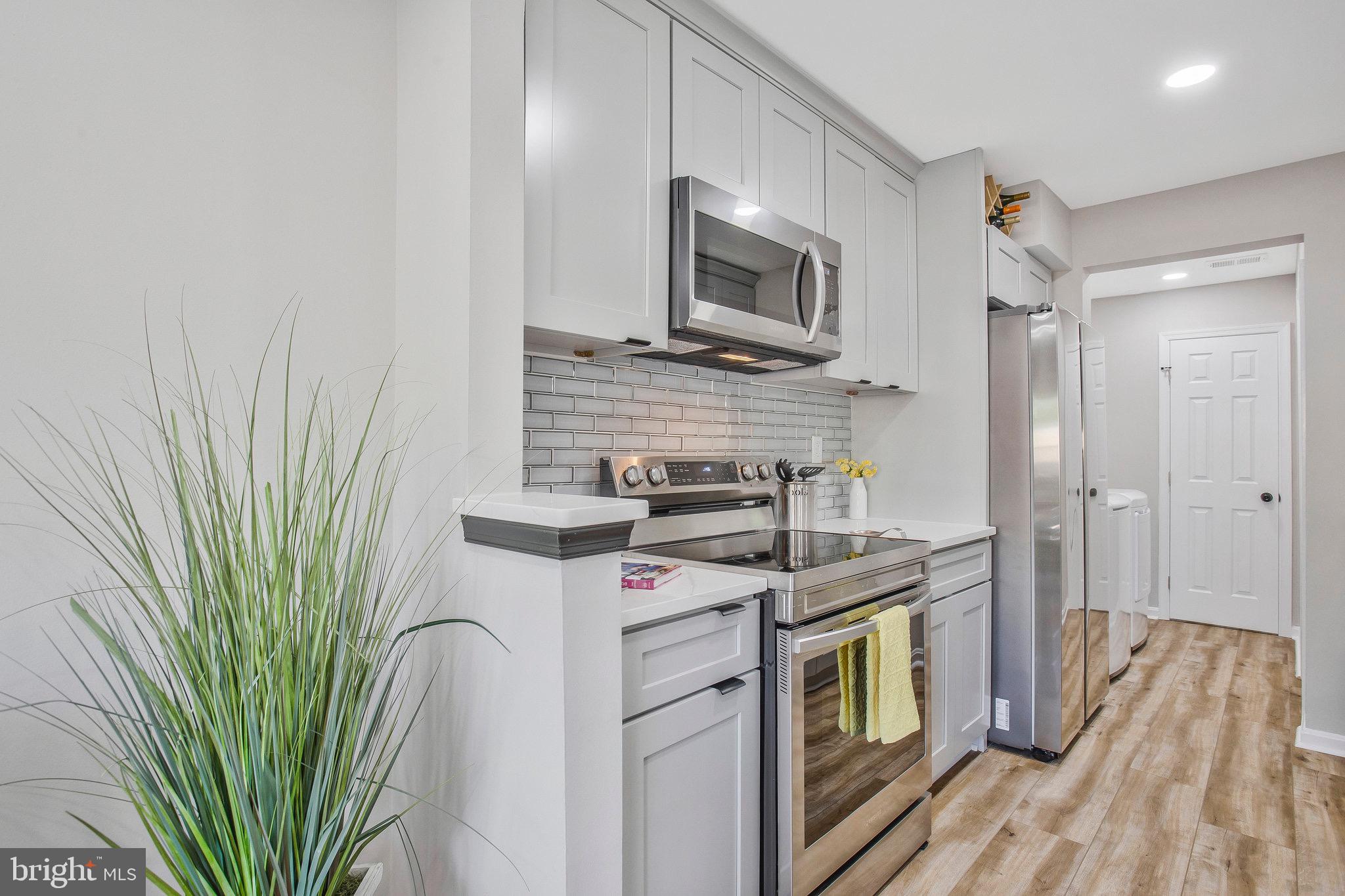 HUNTINGTON NEIGHBORHOOD - Residential