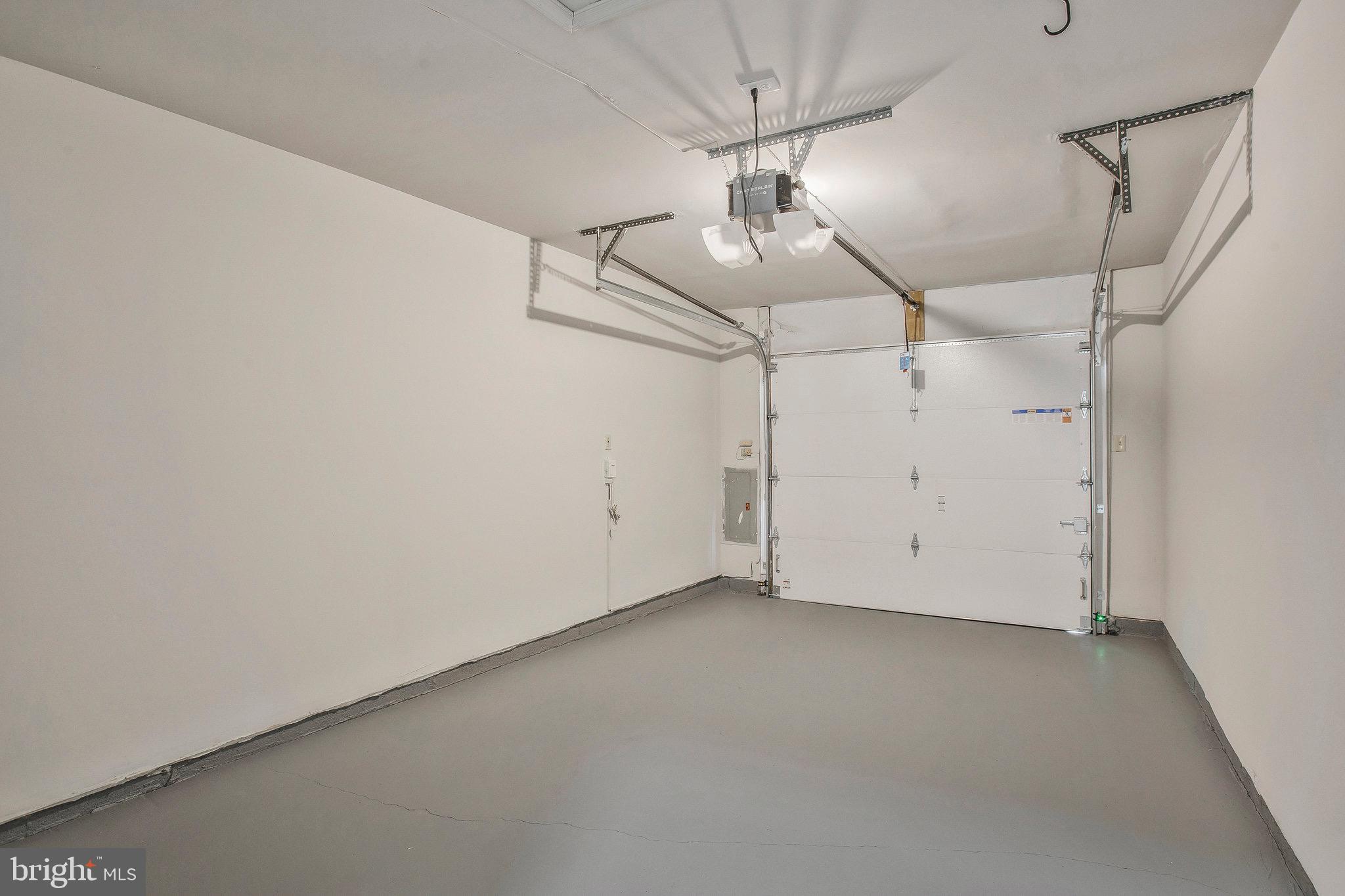 HUNTINGTON NEIGHBORHOOD - Residential