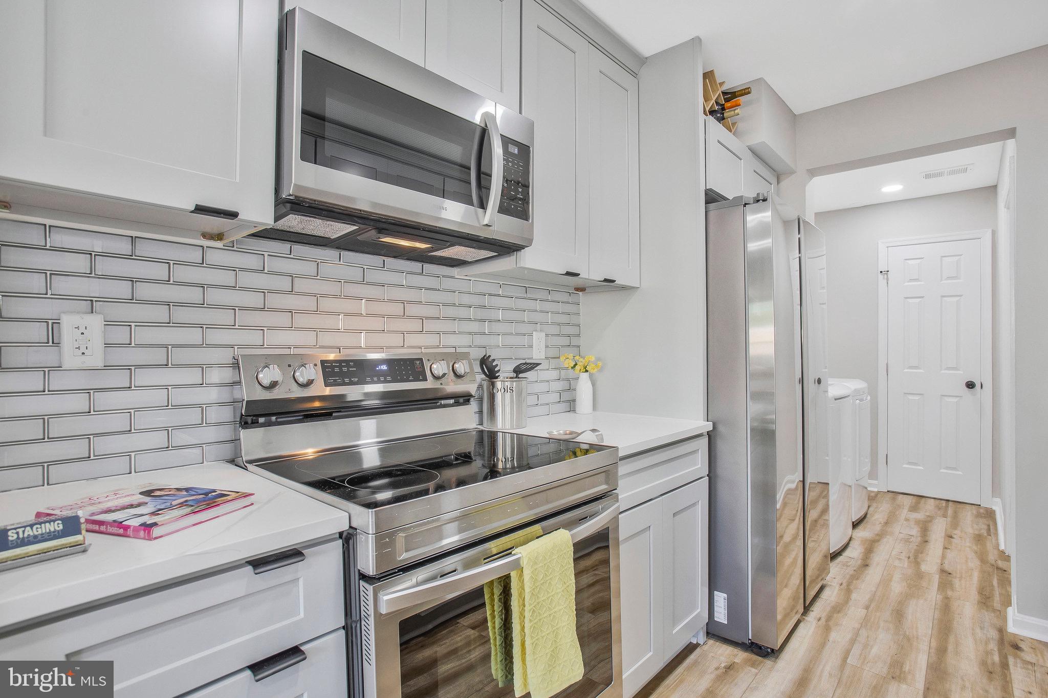 HUNTINGTON NEIGHBORHOOD - Residential