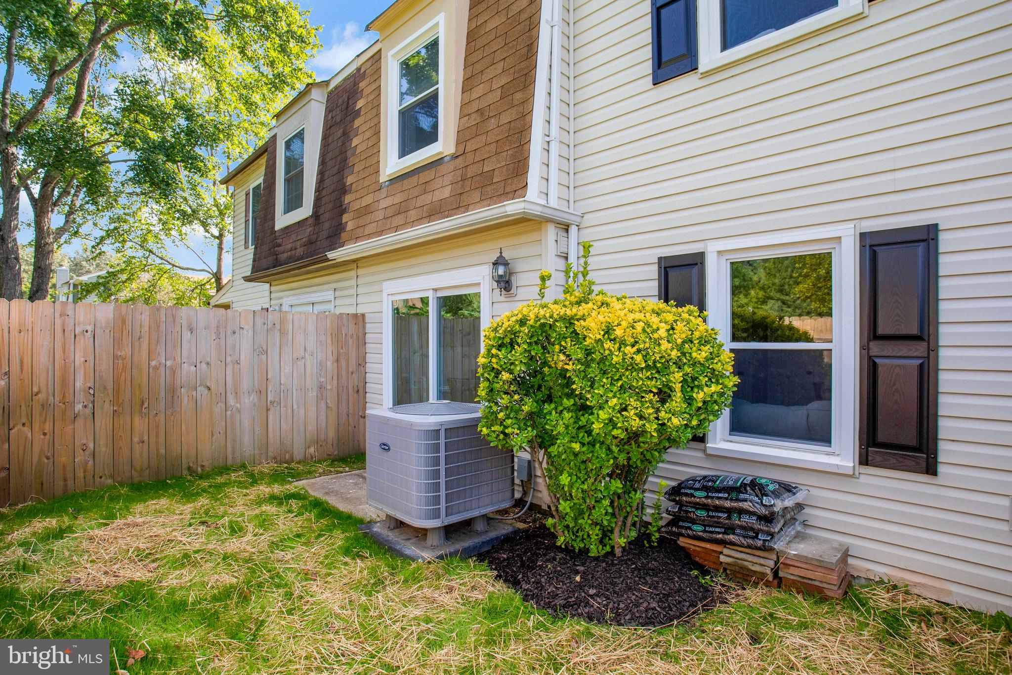 HUNTINGTON NEIGHBORHOOD - Residential