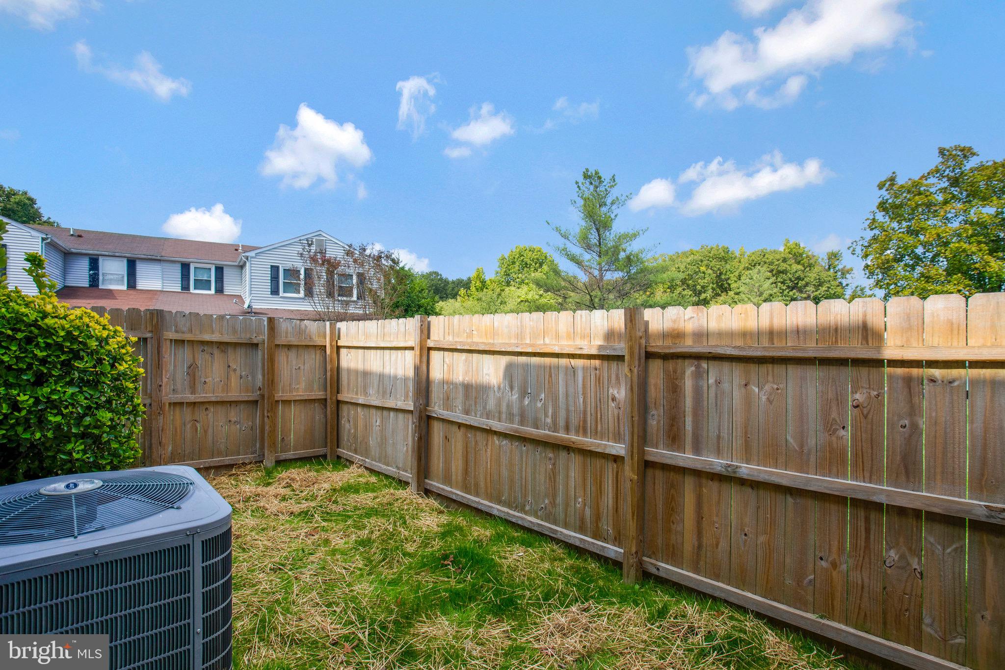 HUNTINGTON NEIGHBORHOOD - Residential