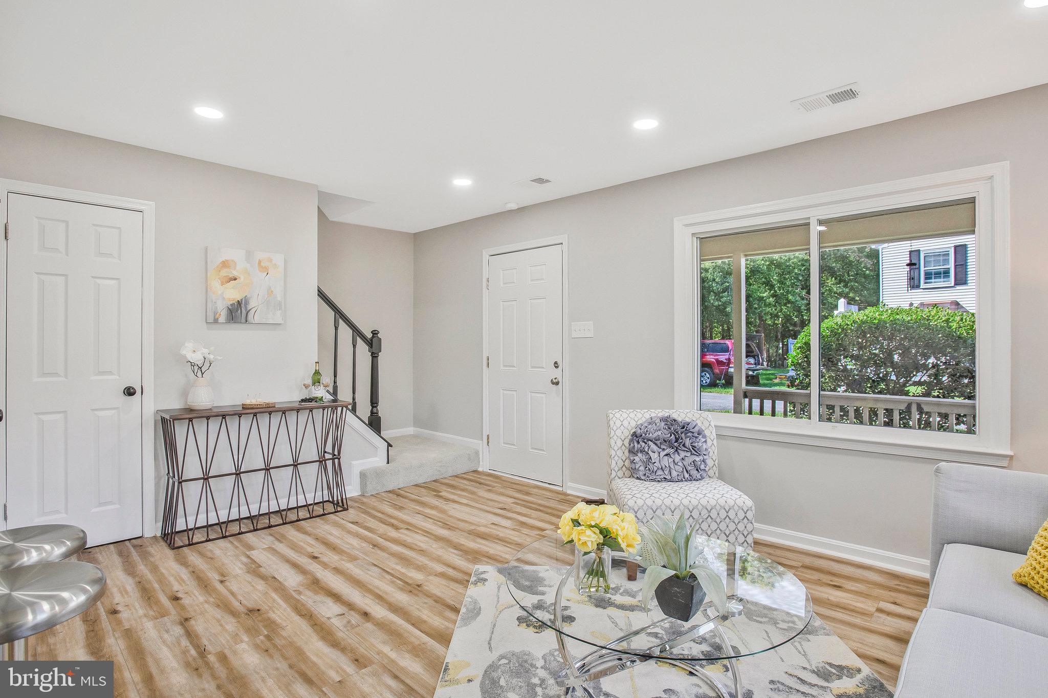 HUNTINGTON NEIGHBORHOOD - Residential