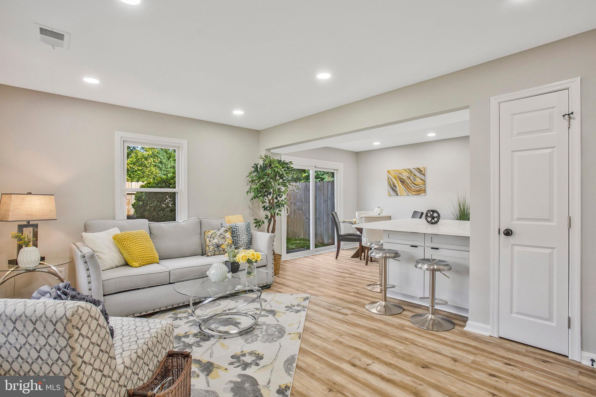 HUNTINGTON NEIGHBORHOOD - Residential