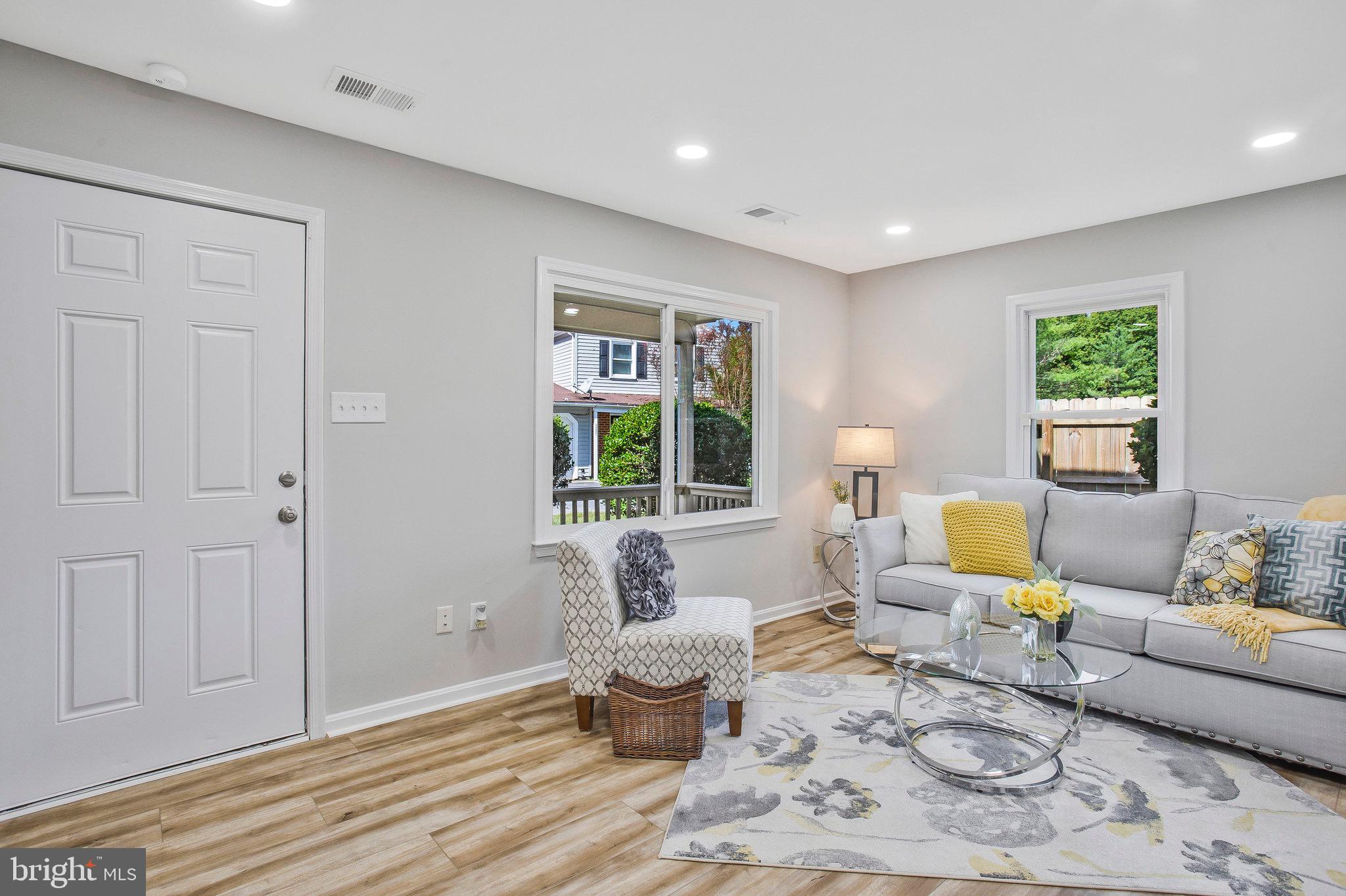 HUNTINGTON NEIGHBORHOOD - Residential