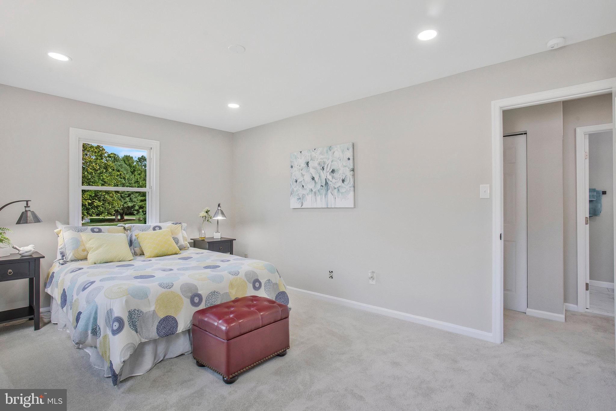 HUNTINGTON NEIGHBORHOOD - Residential