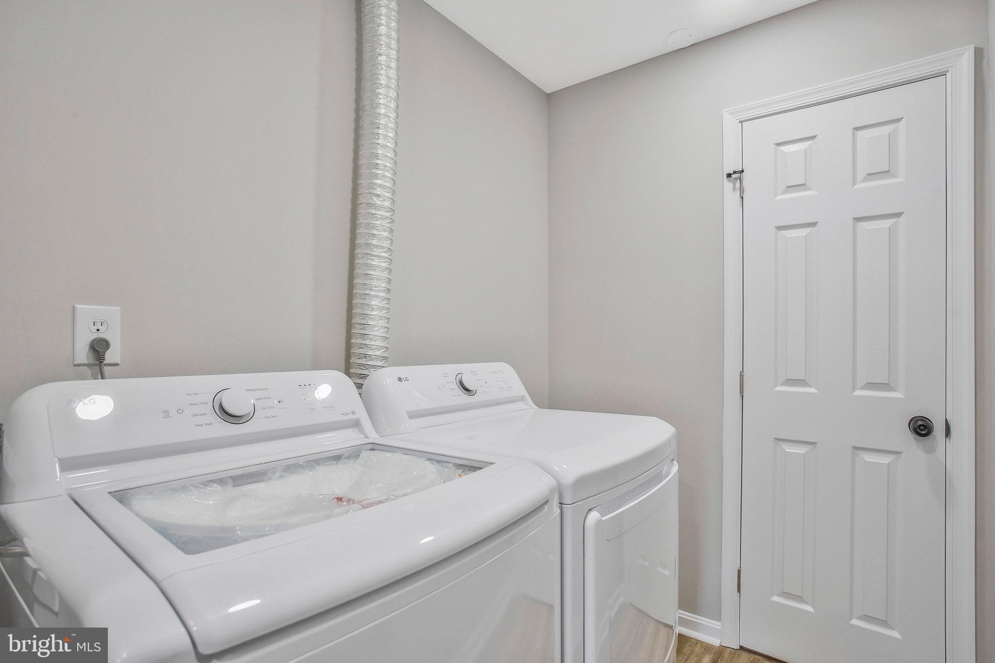 HUNTINGTON NEIGHBORHOOD - Residential