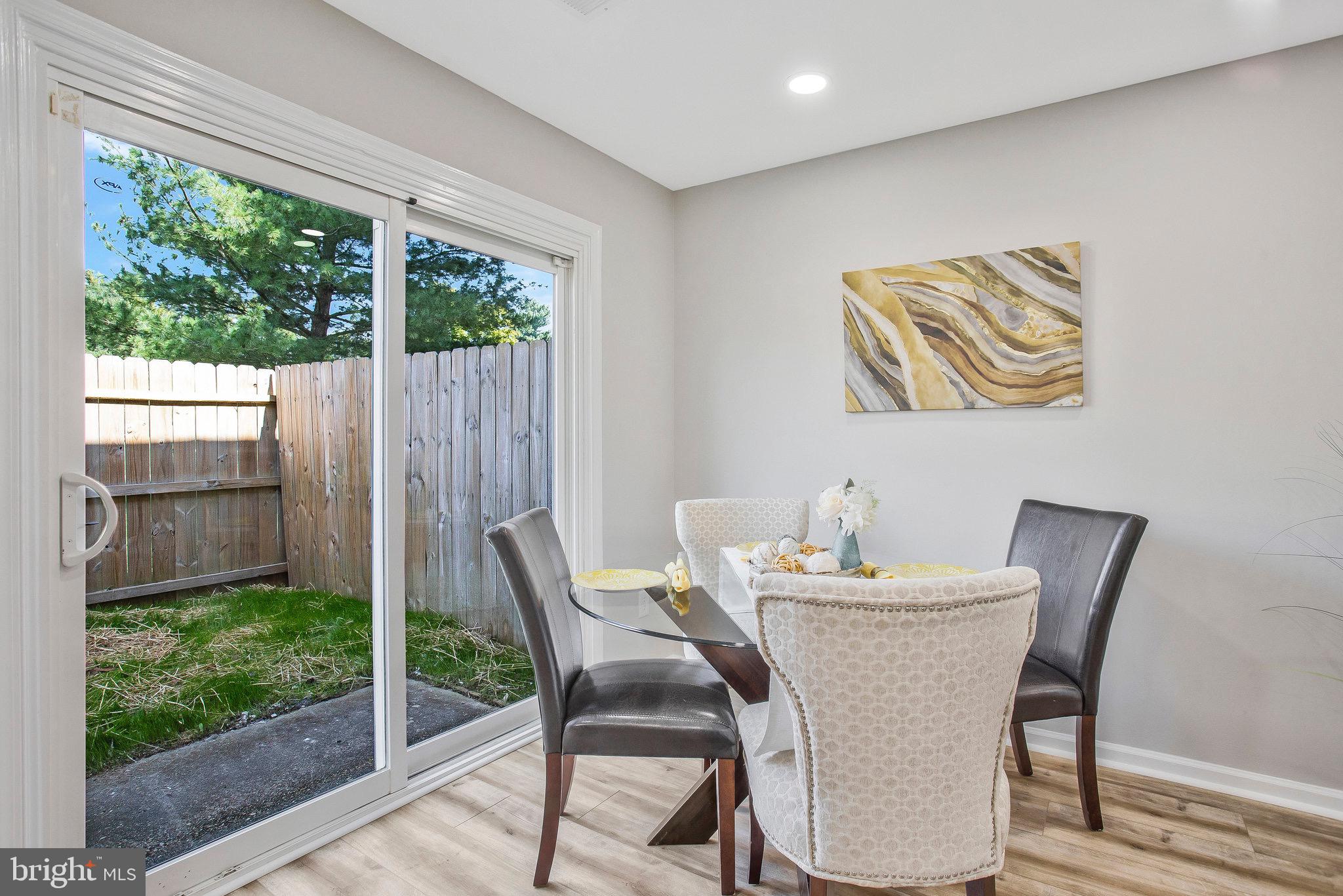 HUNTINGTON NEIGHBORHOOD - Residential