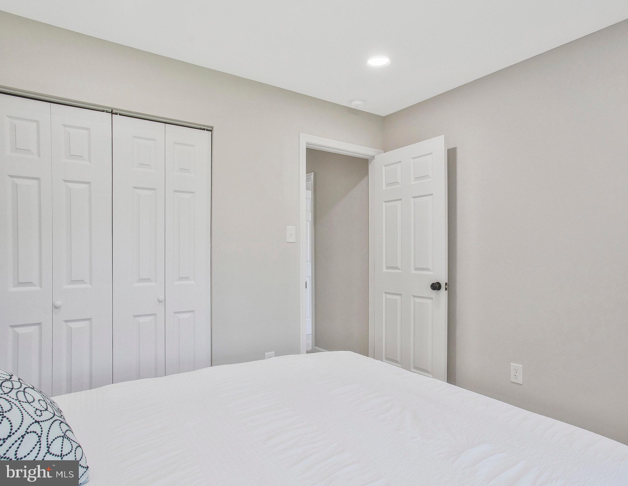 HUNTINGTON NEIGHBORHOOD - Residential