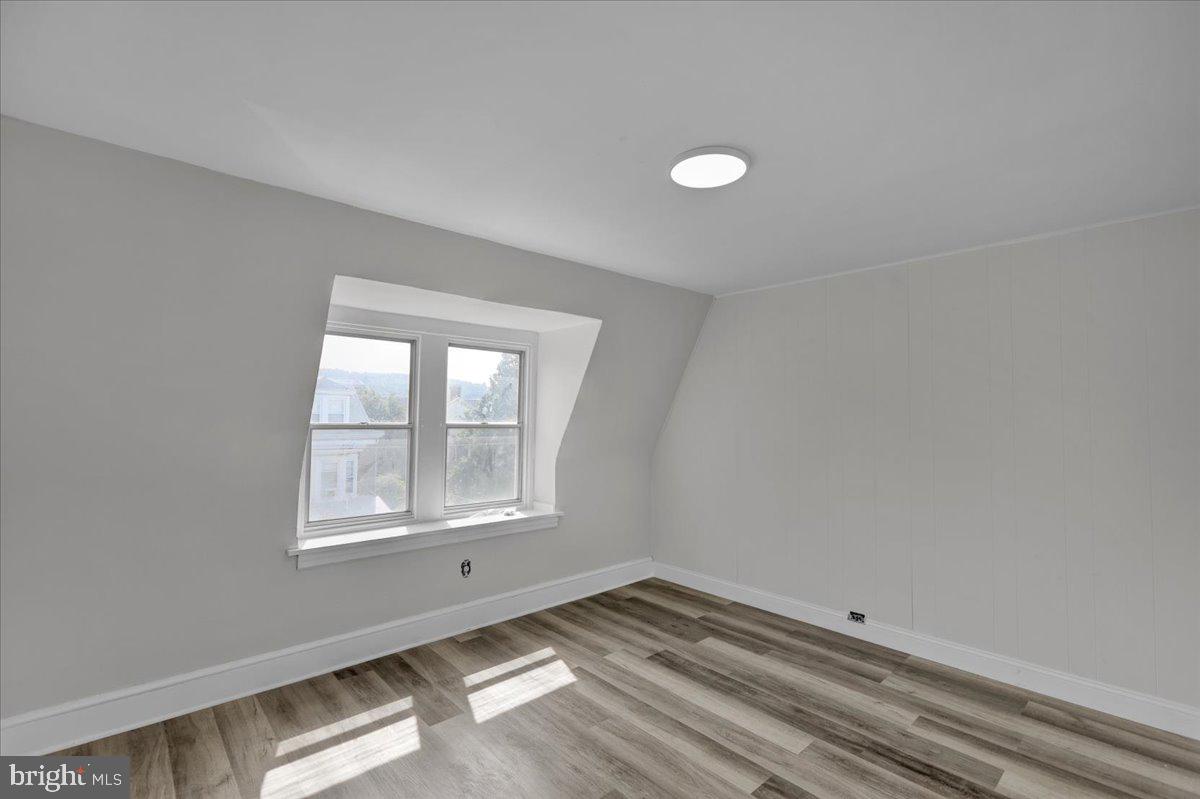 NORTHWEST READING - Residential