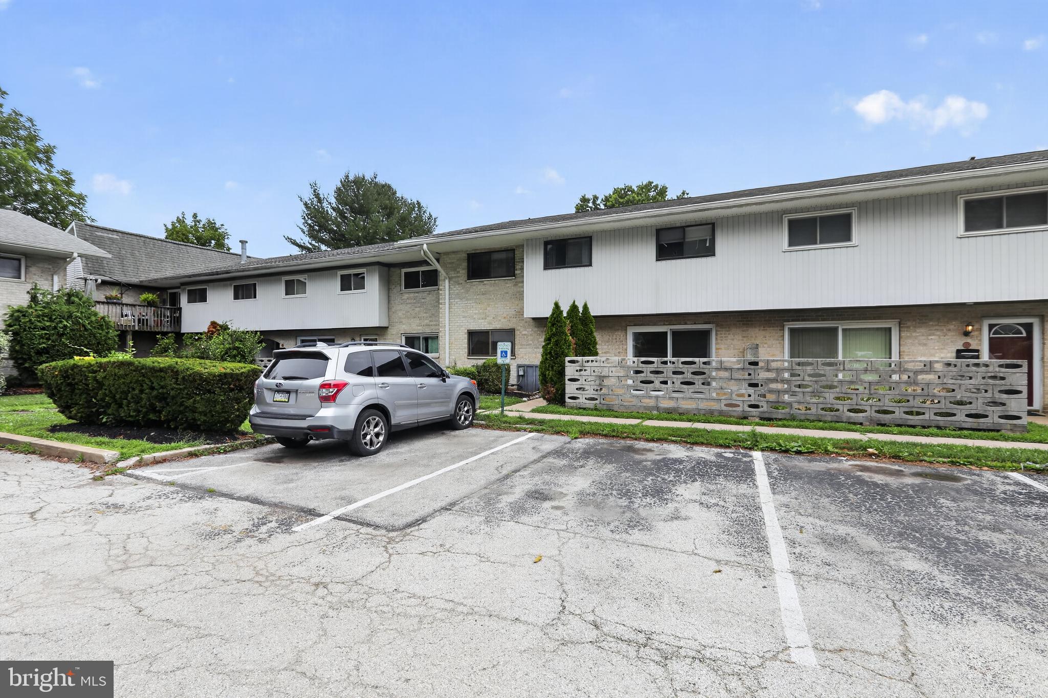 1518 MANLEY ROAD B-33