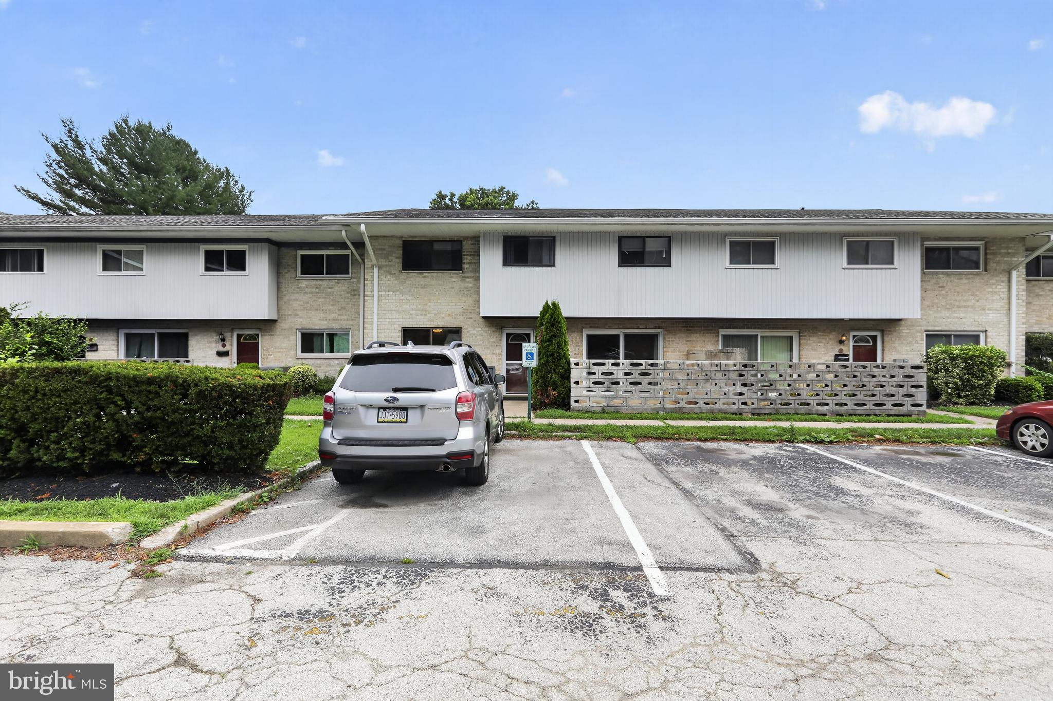 1518 MANLEY ROAD B-33
