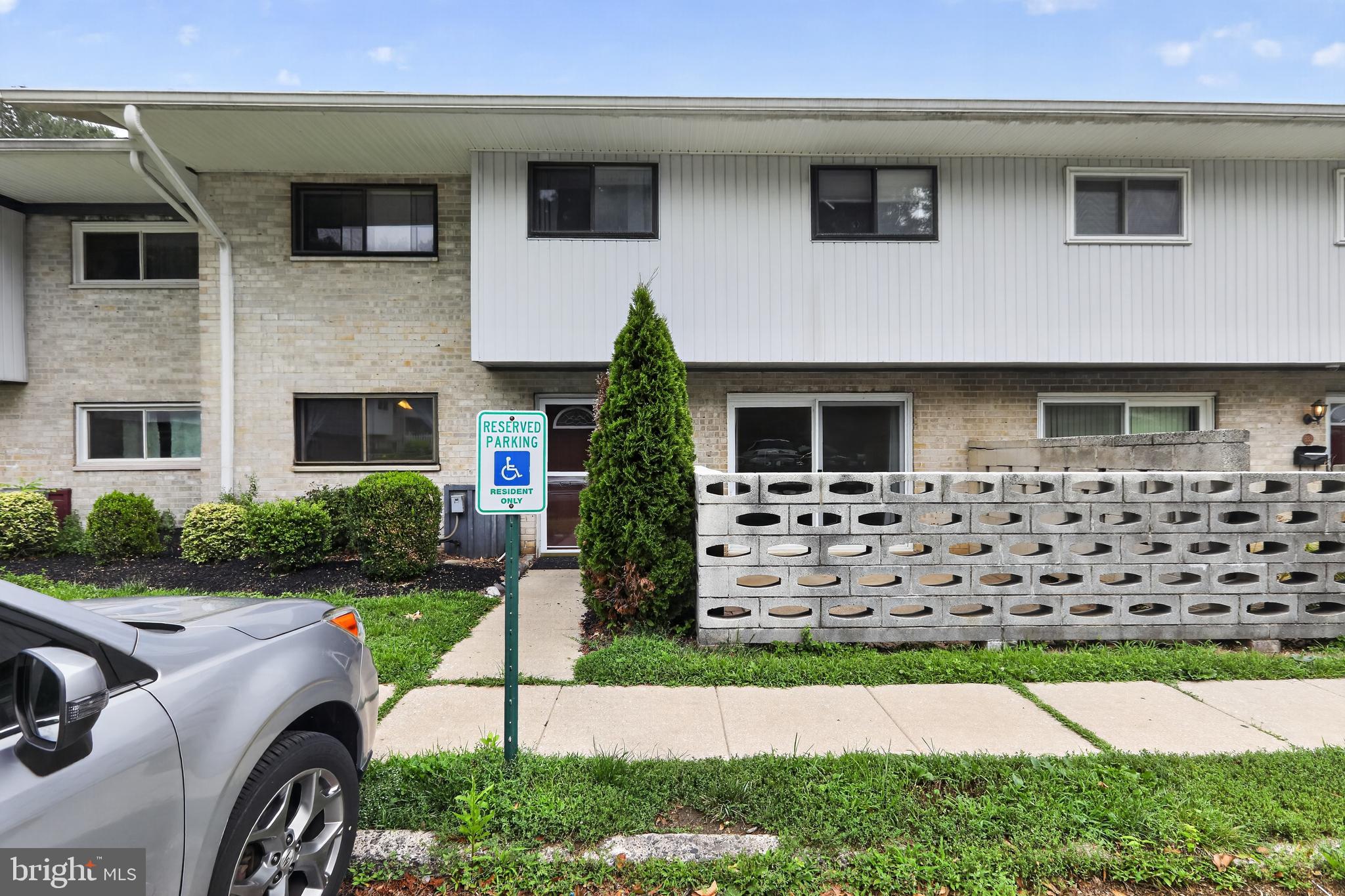 1518 MANLEY ROAD B-33