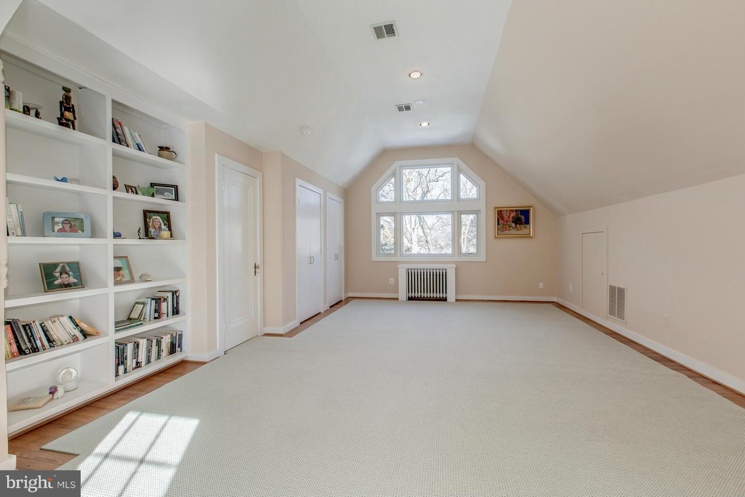 CHEVY CHASE - Residential