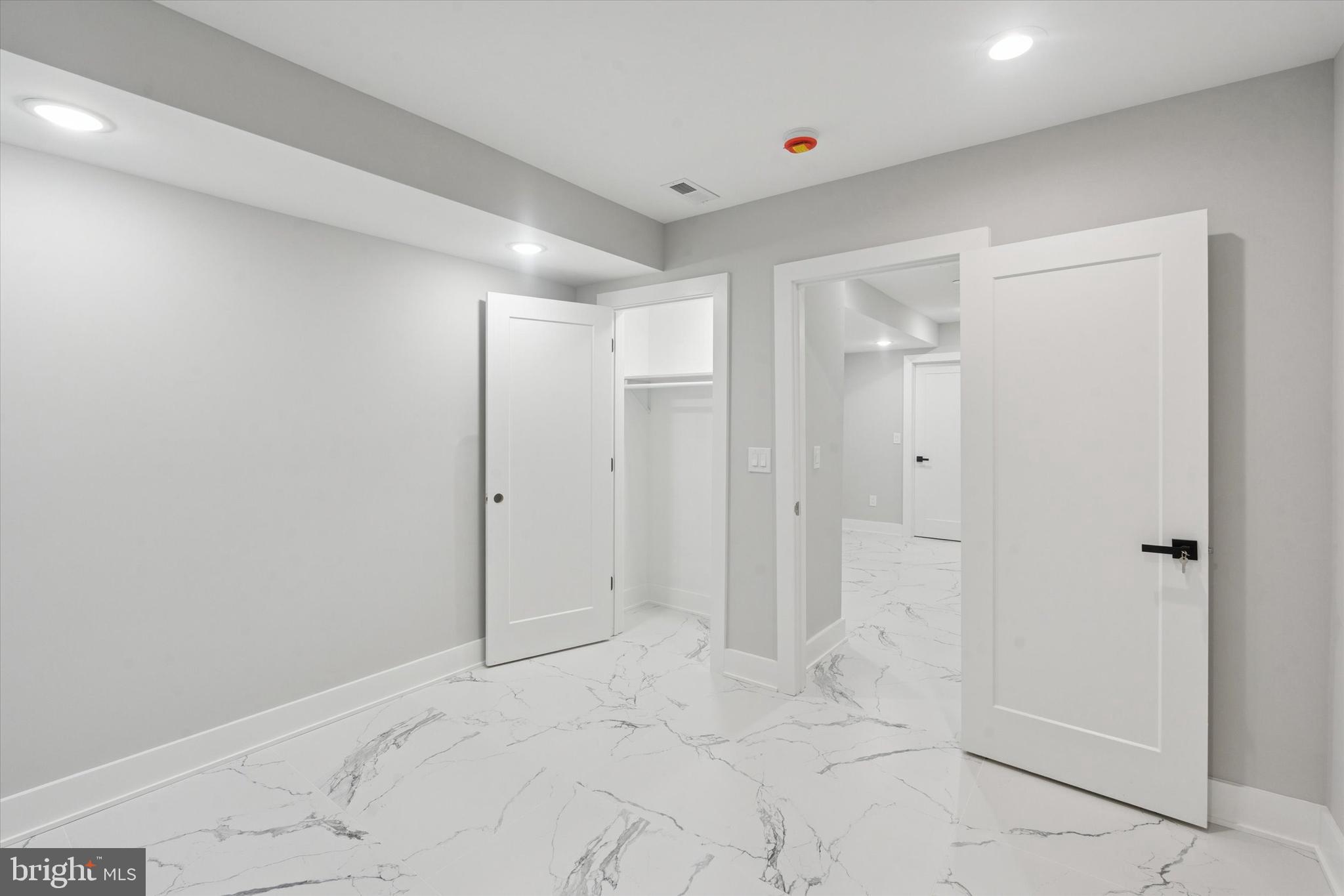 LOWER MOYAMENSING - Residential