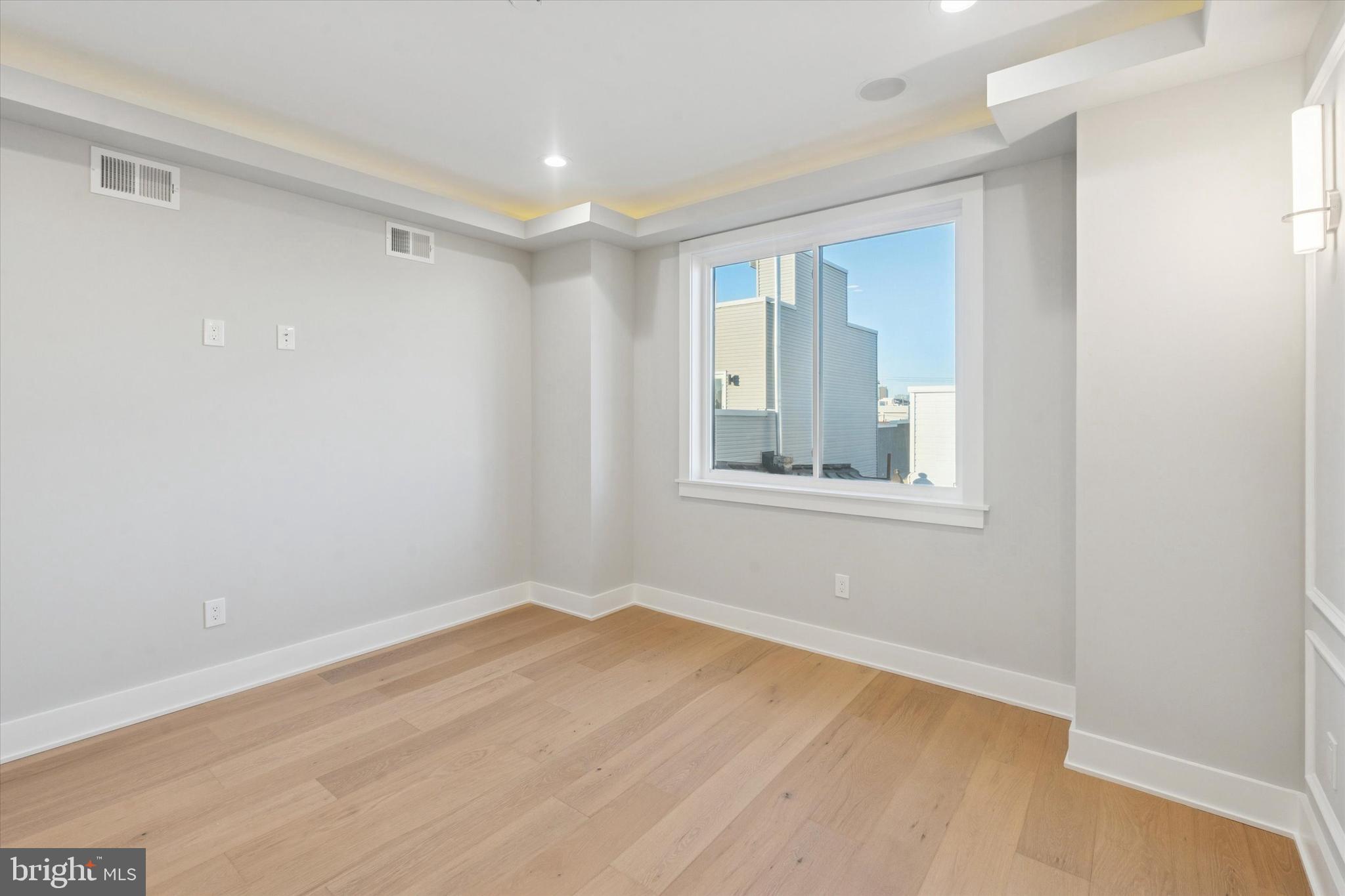 LOWER MOYAMENSING - Residential