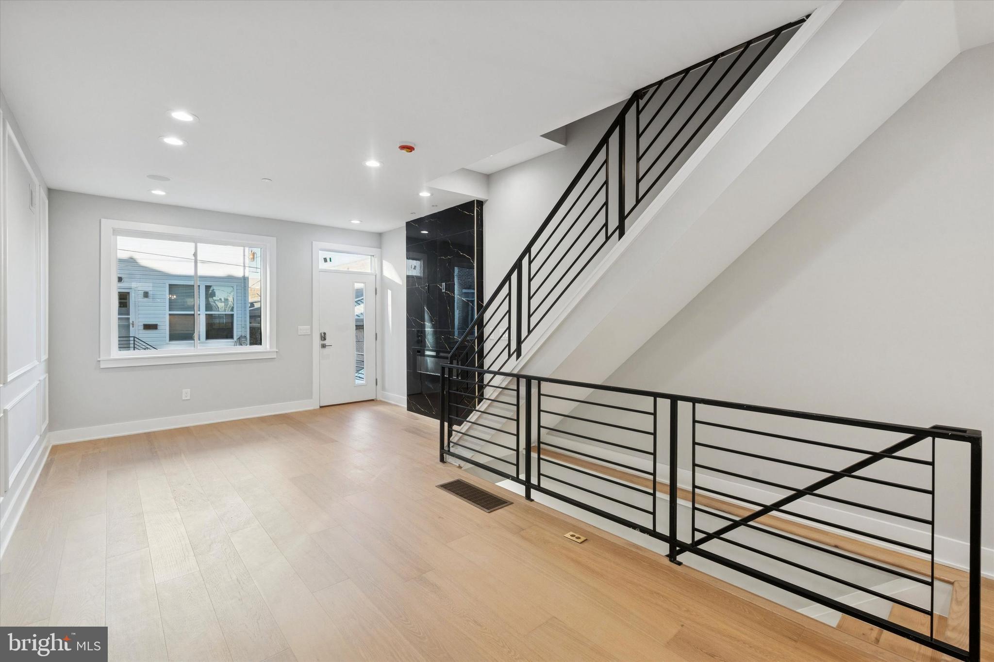 LOWER MOYAMENSING - Residential