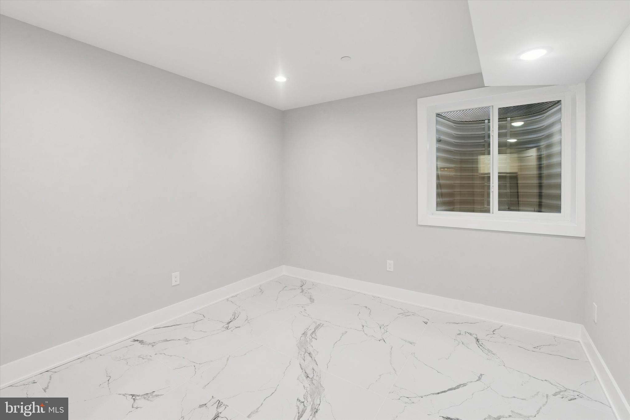 LOWER MOYAMENSING - Residential