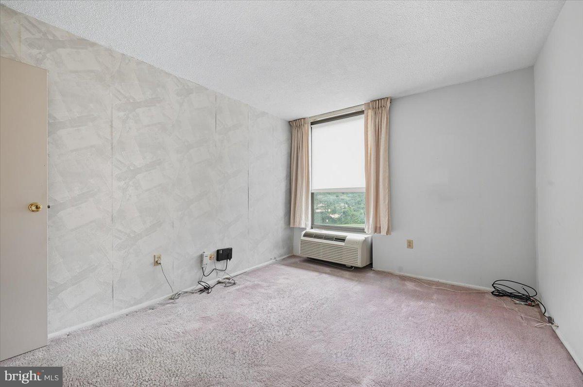 PLYMOUTH HILL - Residential