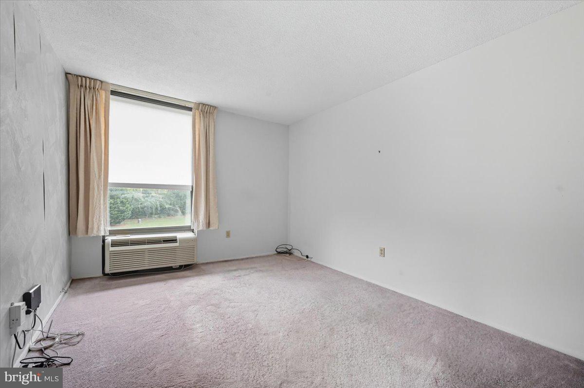 PLYMOUTH HILL - Residential