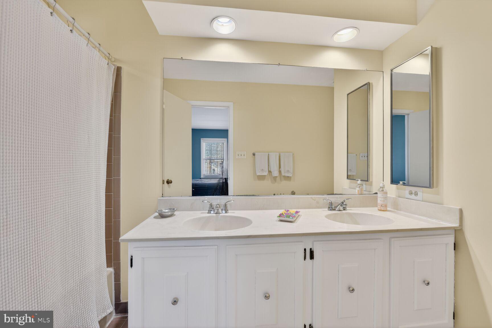 GLENWOOD MANOR - Residential