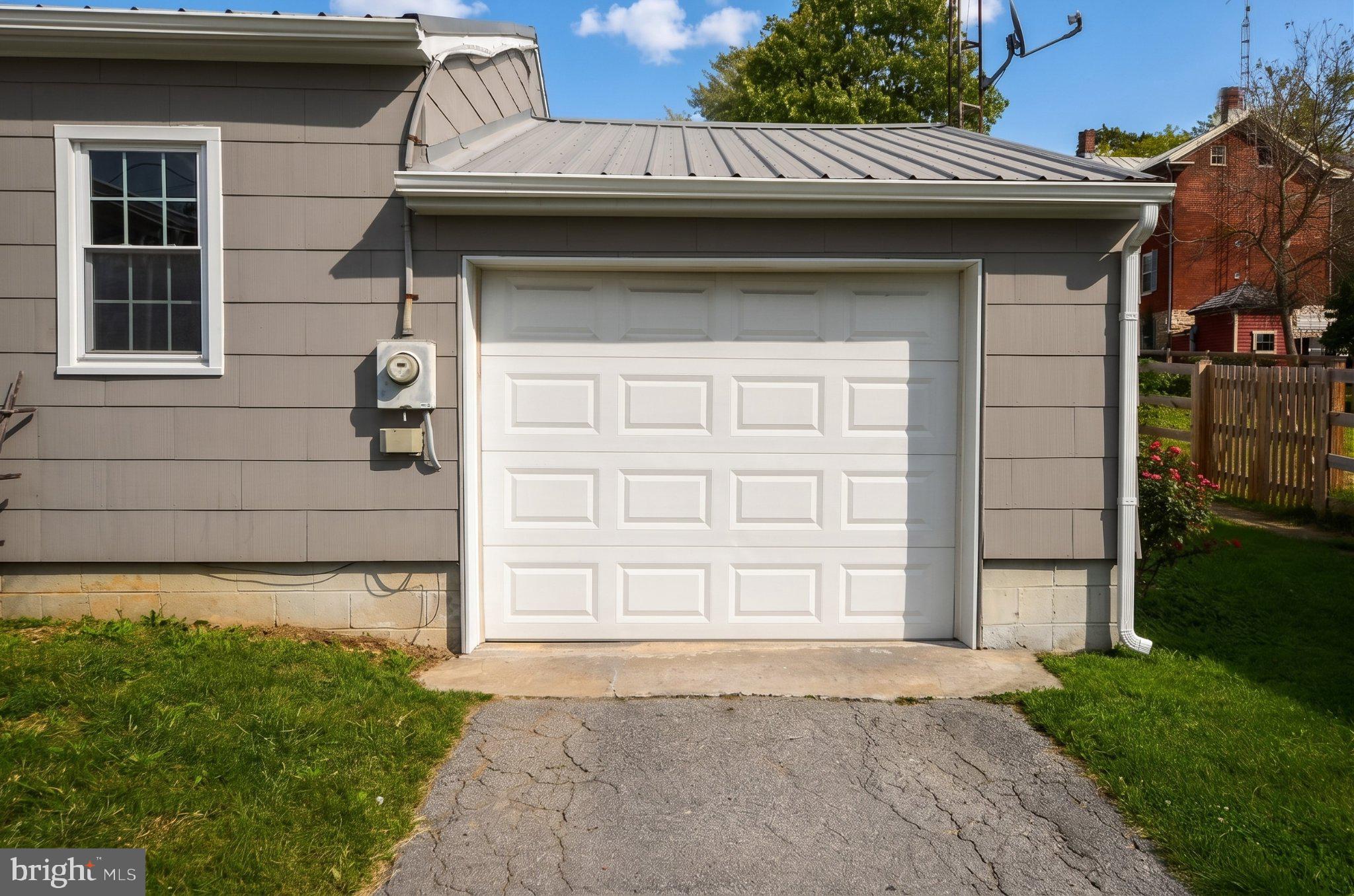 1 W LOCUST STREET